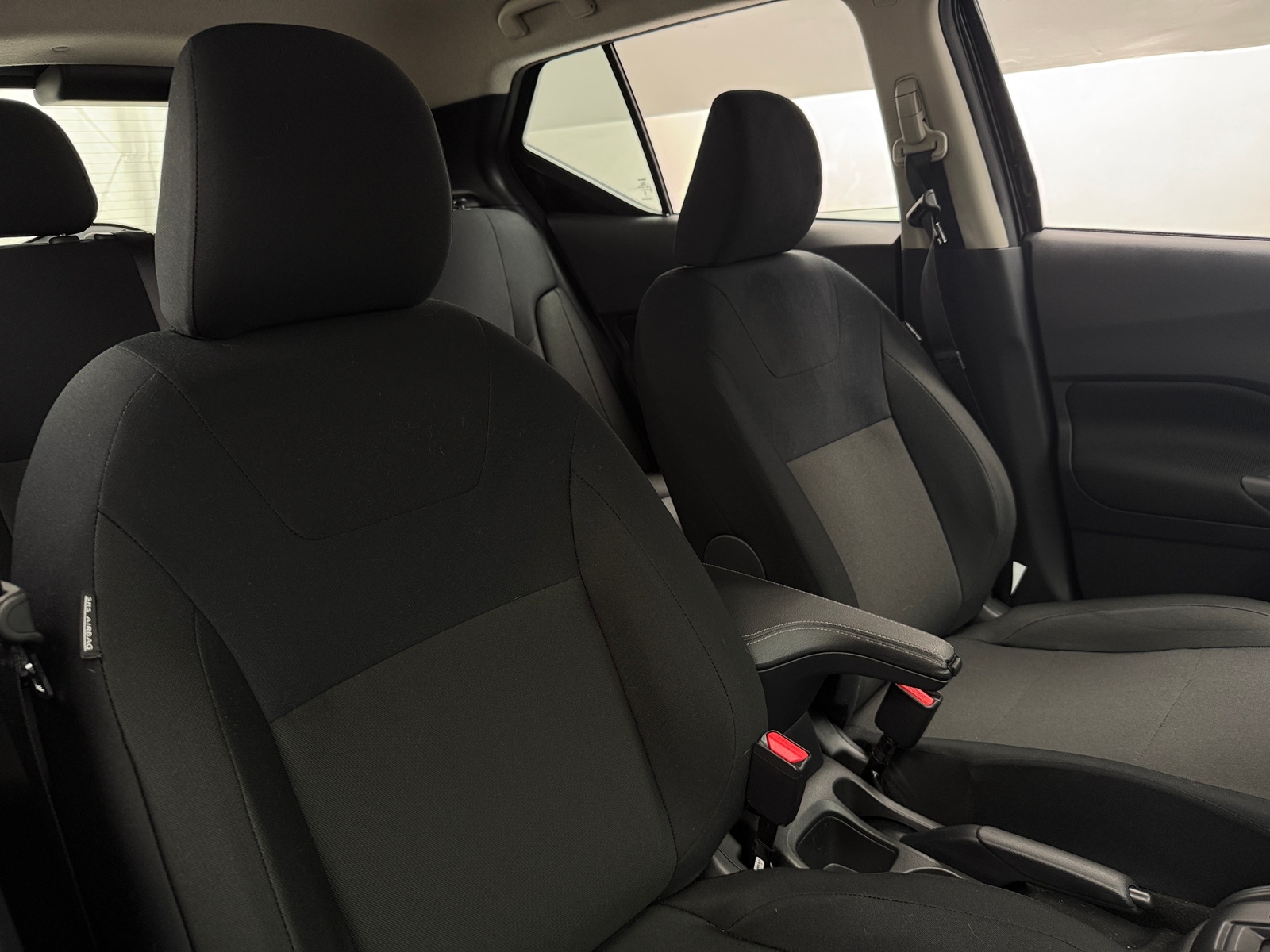 Thumbnail: 2025 Nissan Kicks - 2