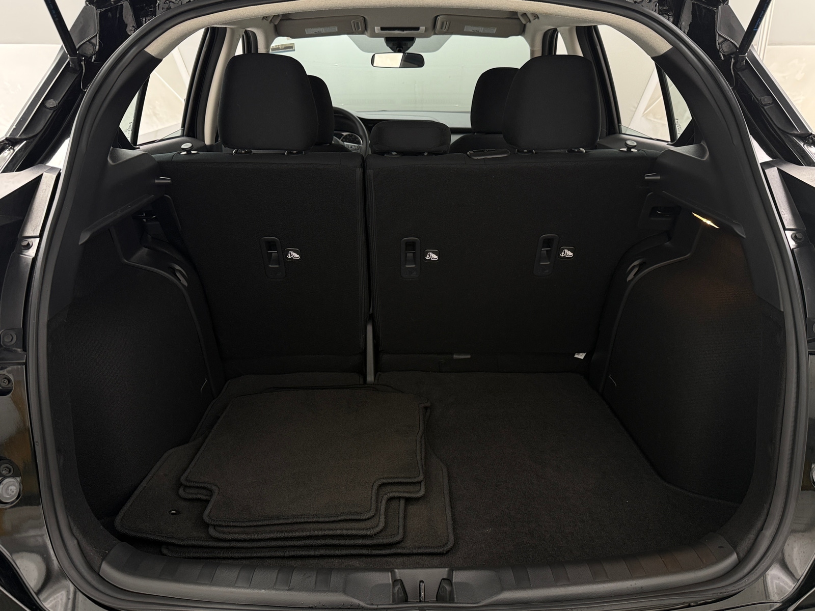 Thumbnail: 2025 Nissan Kicks - 7