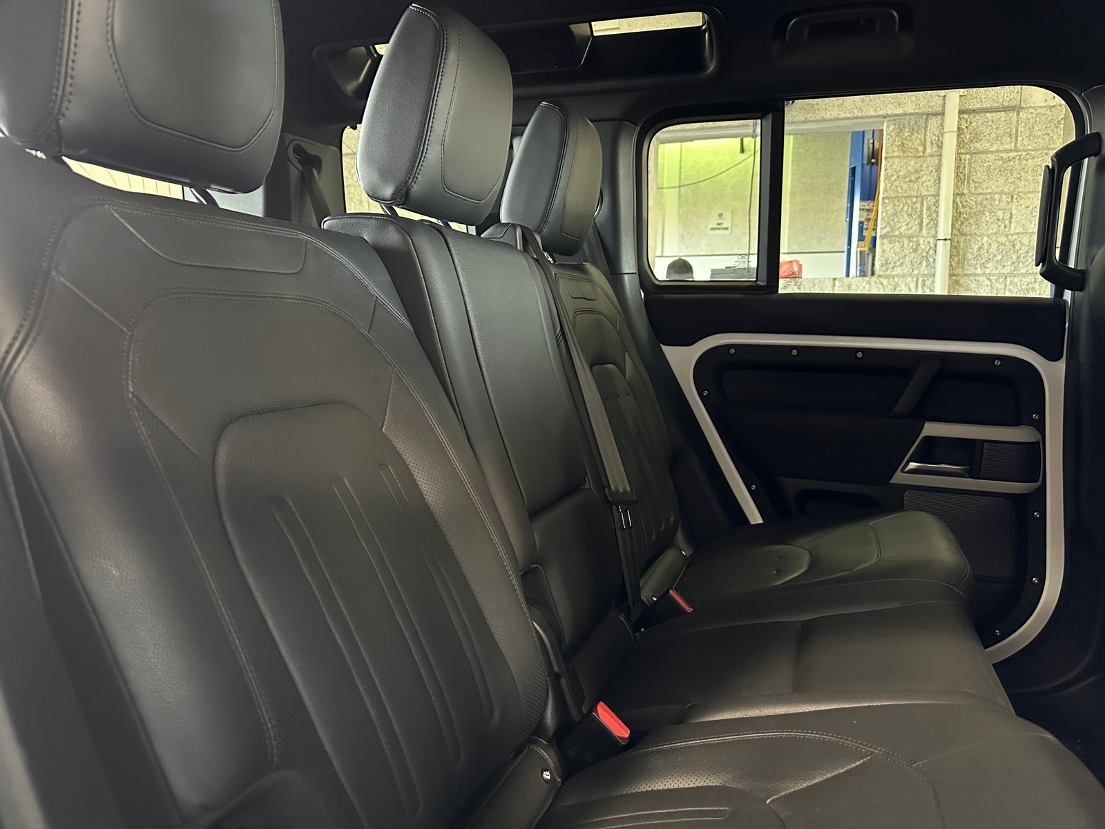 Thumbnail: 2022 Land Rover Defender - 5