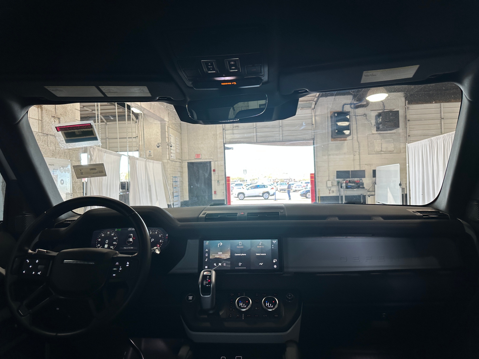 Thumbnail: 2022 Land Rover Defender - 2