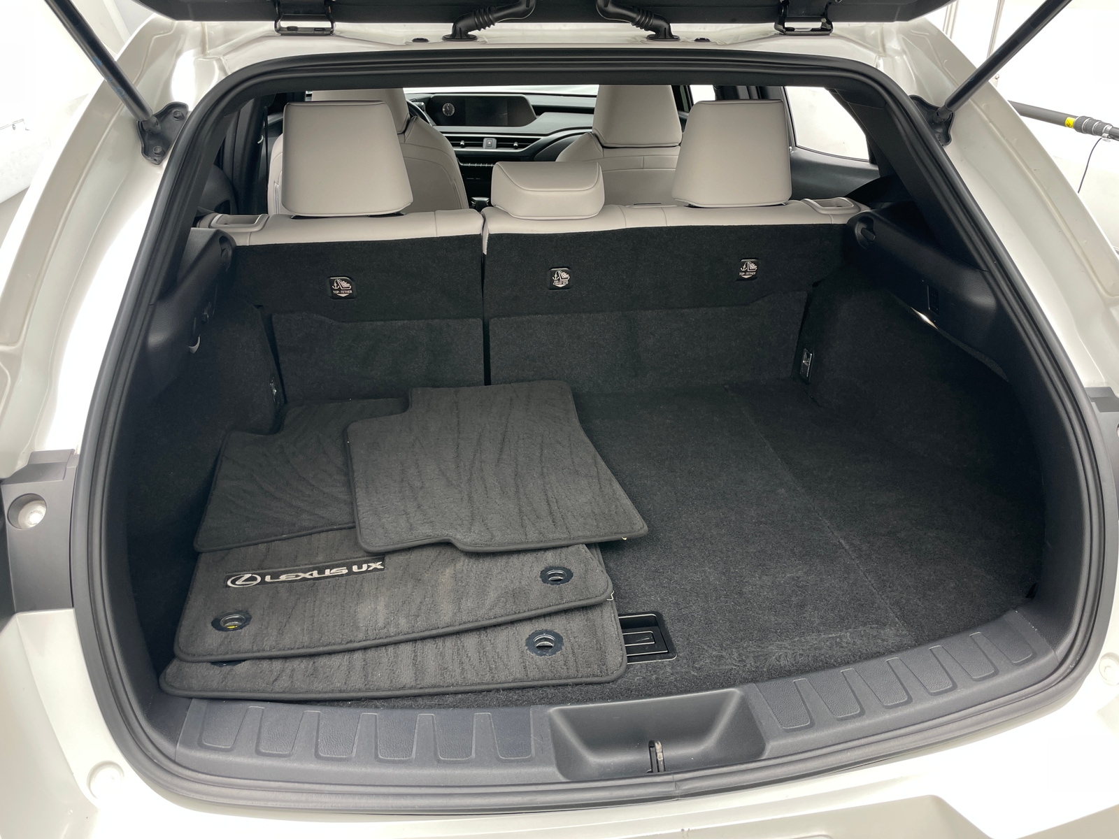 Thumbnail: 2021 Lexus UX - 6