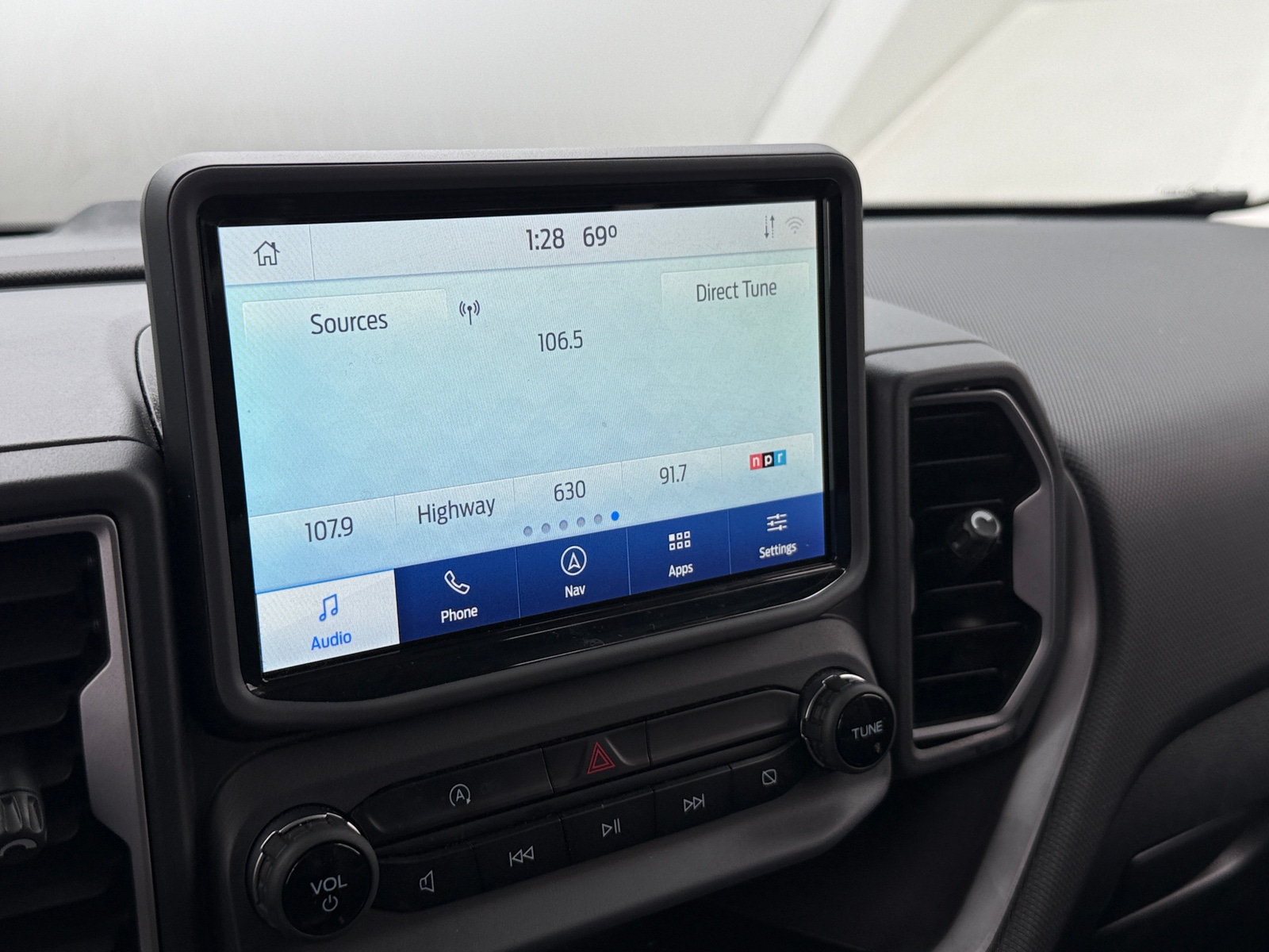 Thumbnail: 2021 Ford Bronco Sport - 3