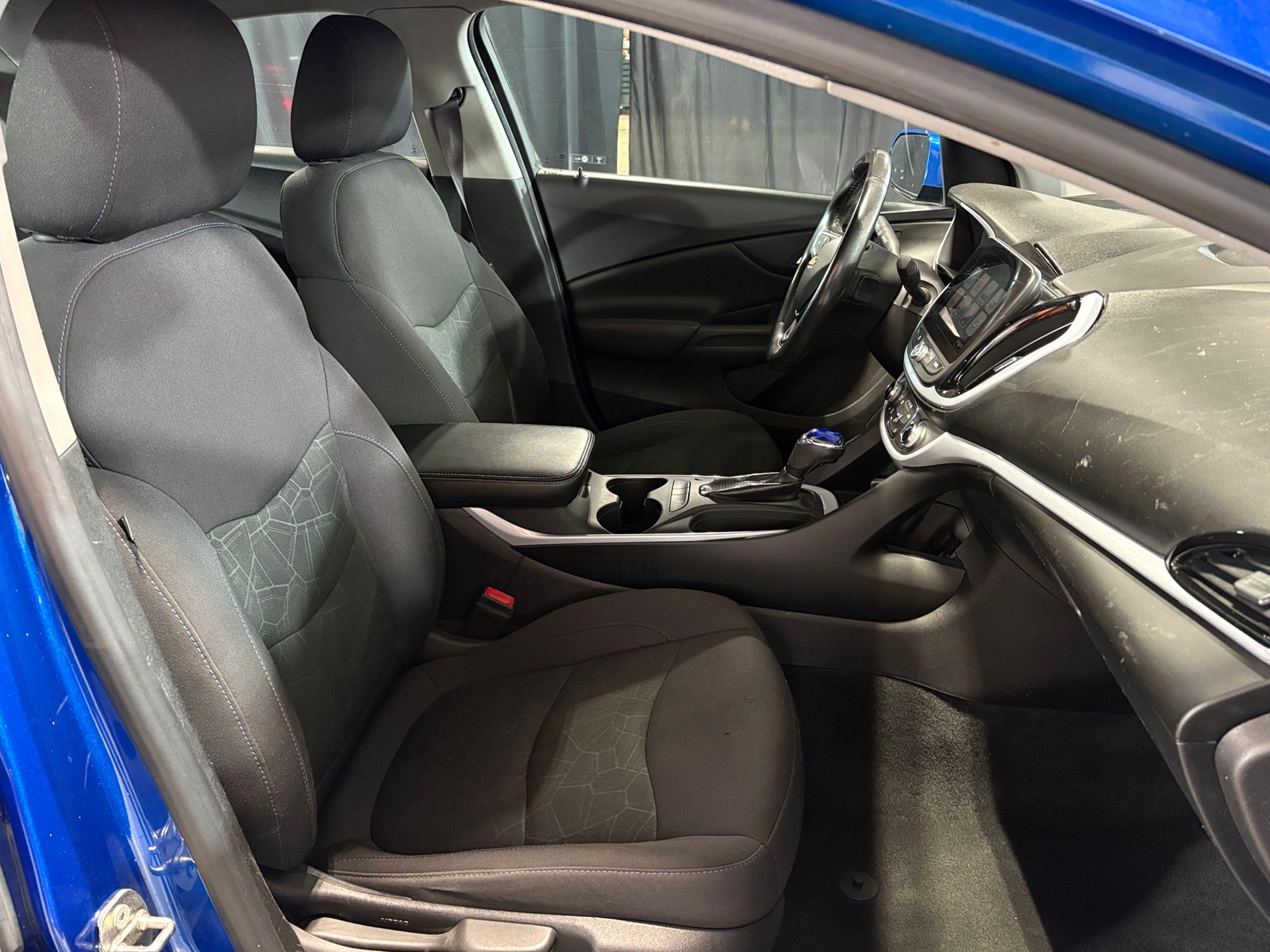 Thumbnail: 2017 Chevrolet Volt - 2