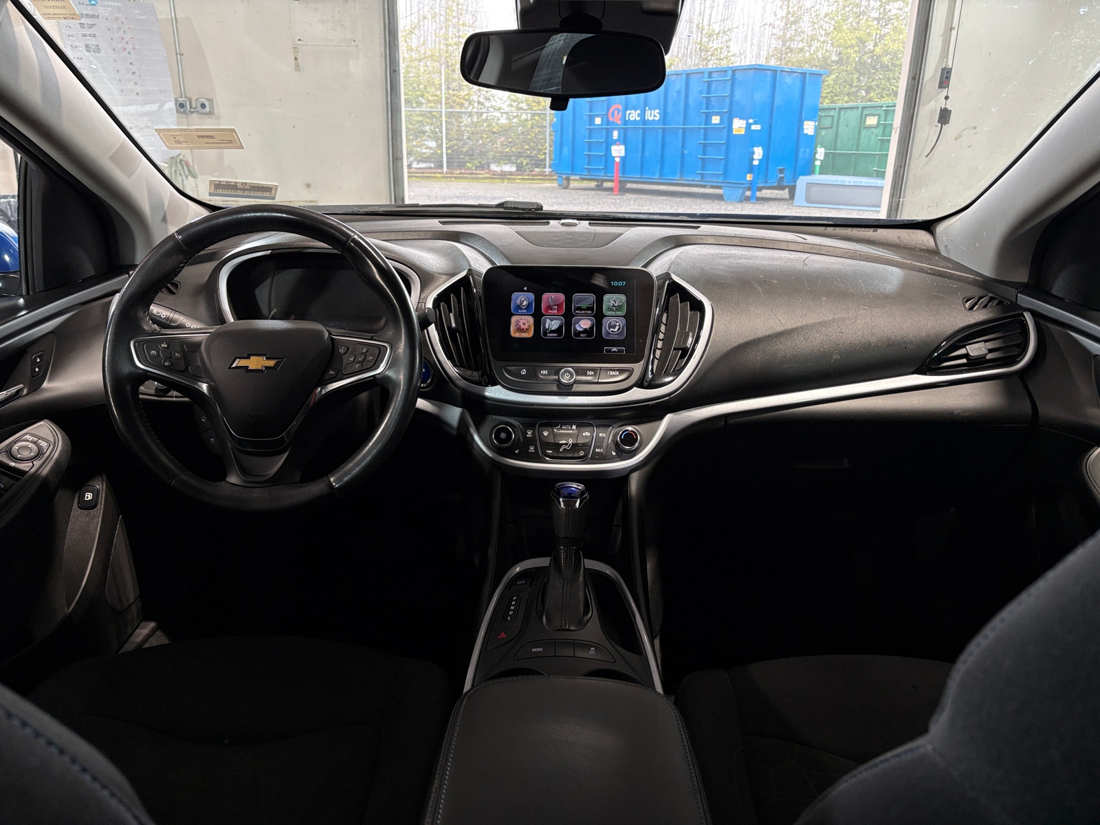 Thumbnail: 2017 Chevrolet Volt - 3