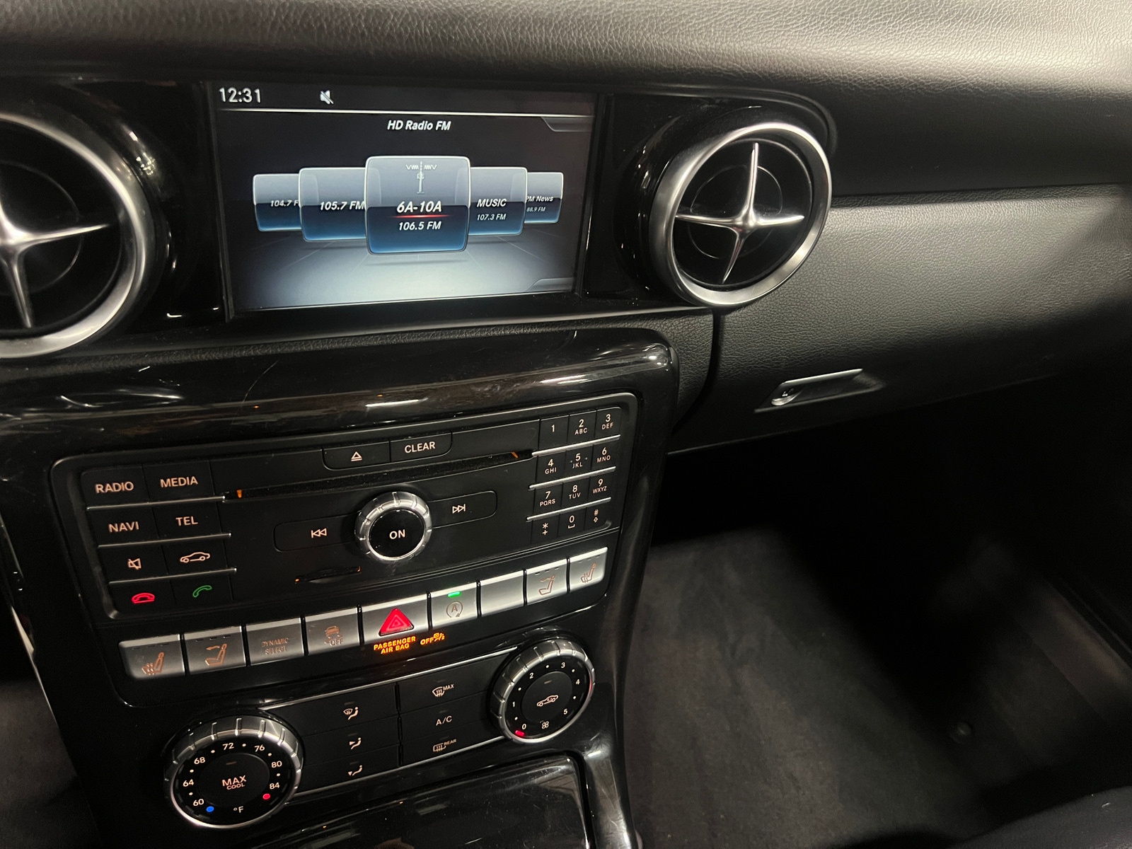 Thumbnail: 2017 Mercedes-Benz SLC - 3