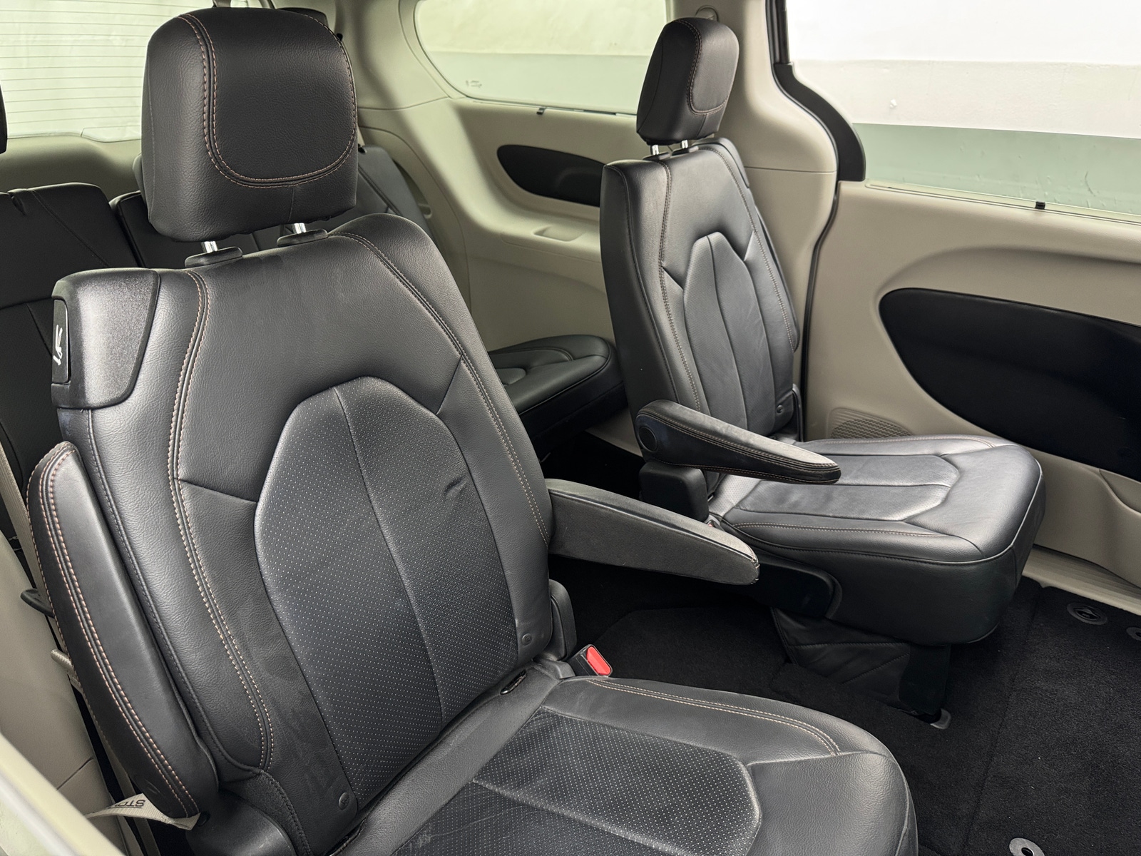 Thumbnail: 2018 Chrysler Pacifica - 5