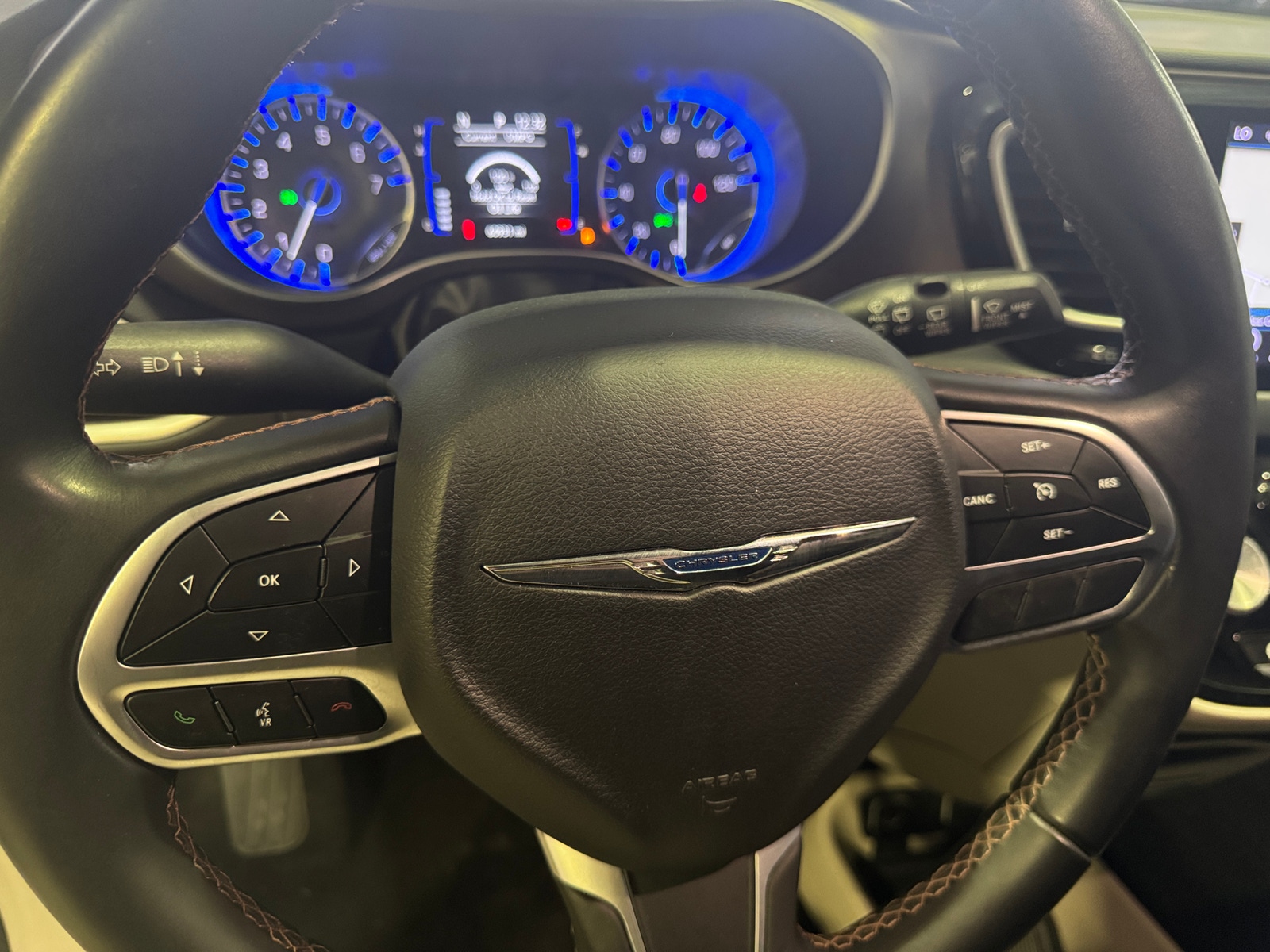 Thumbnail: 2018 Chrysler Pacifica - 4