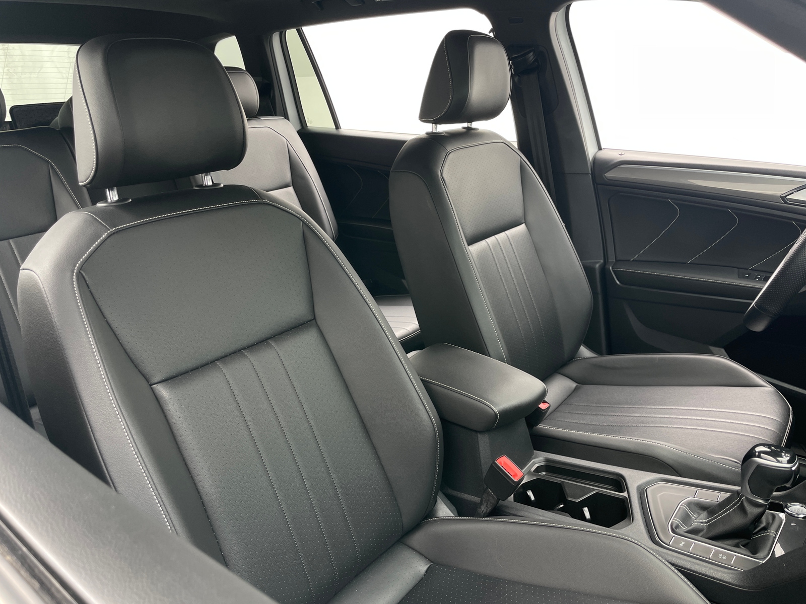 Thumbnail: 2022 Volkswagen Tiguan - 2