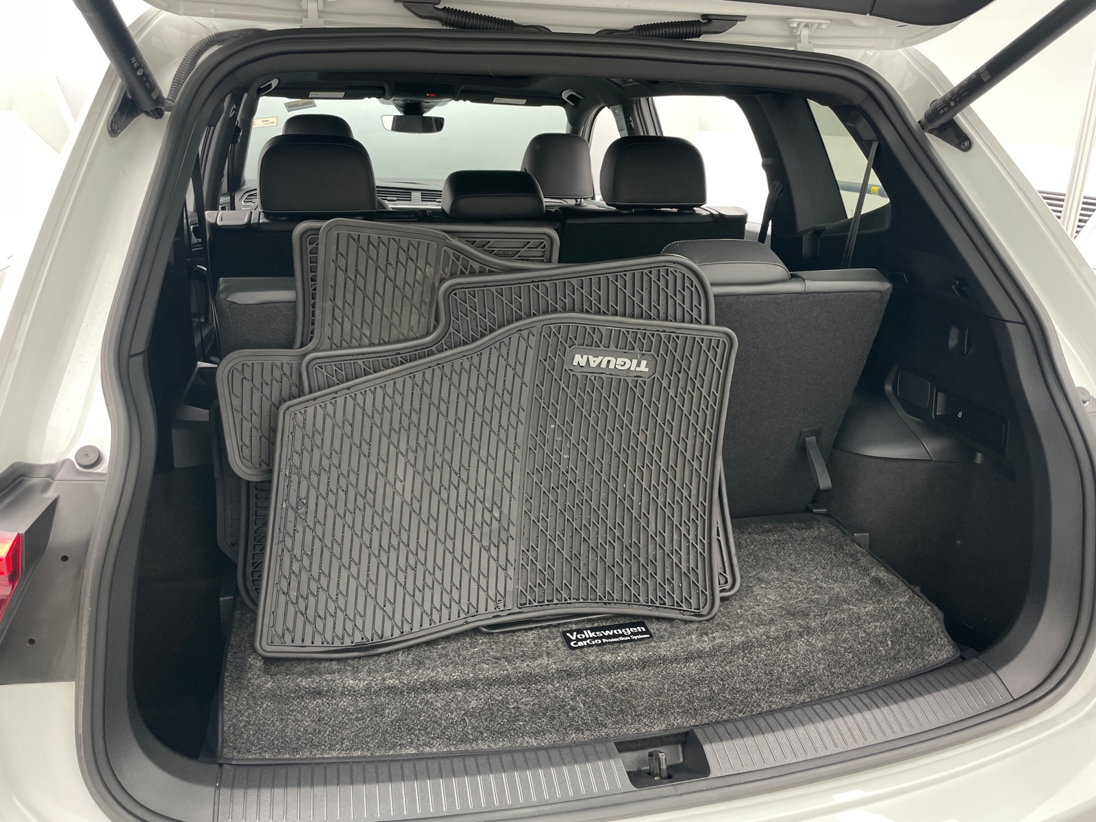 Thumbnail: 2022 Volkswagen Tiguan - 7