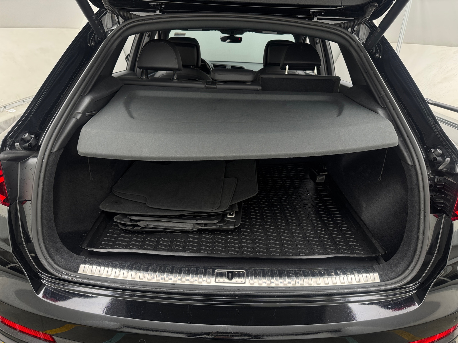 Thumbnail: 2022 Audi Q3 - 6