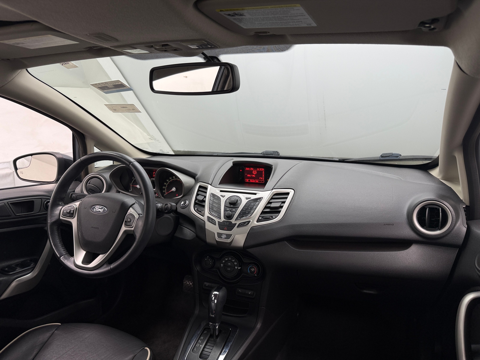 Thumbnail: 2011 Ford Fiesta - 3