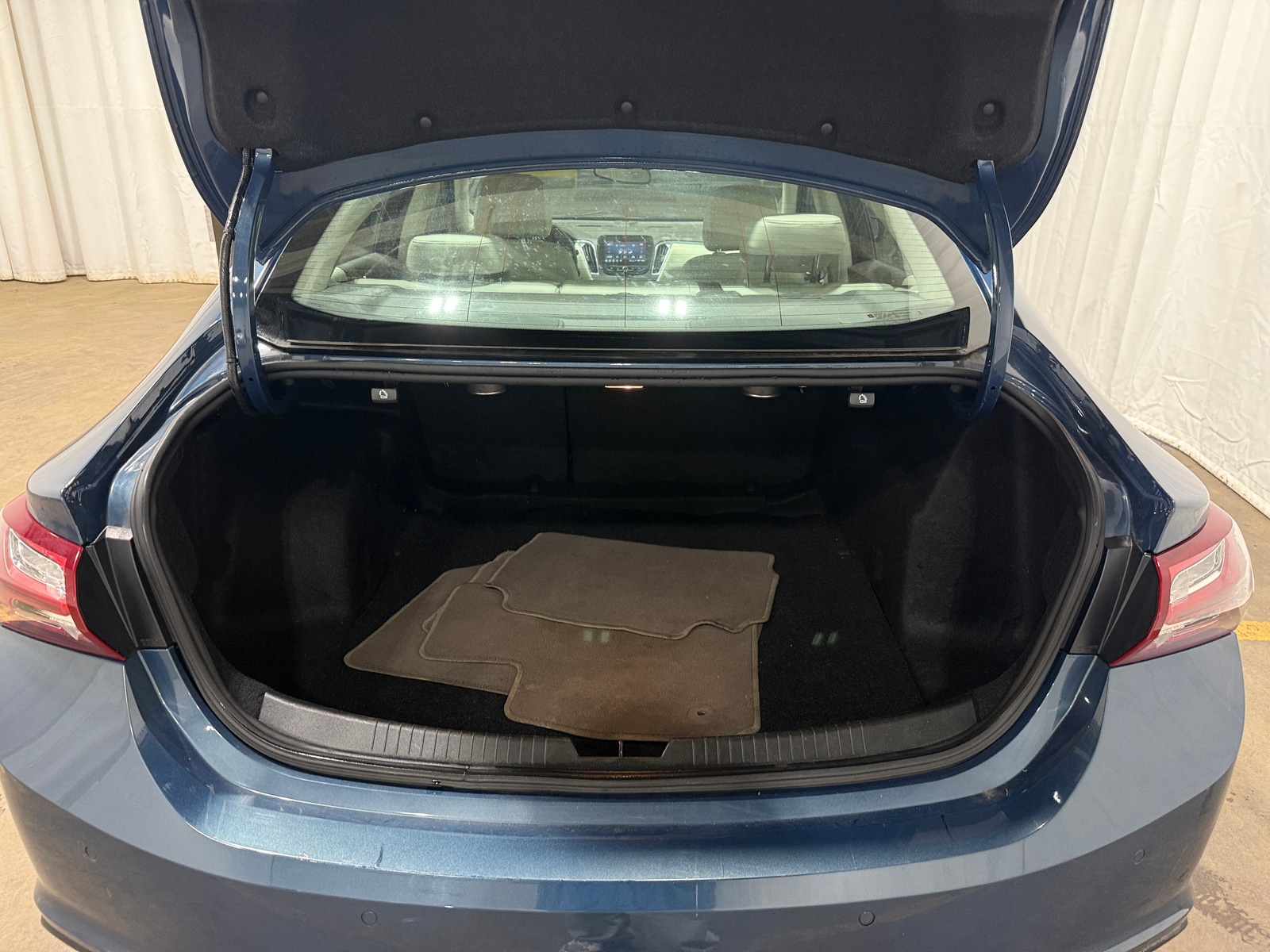 Thumbnail: 2024 Chevrolet Malibu - 6