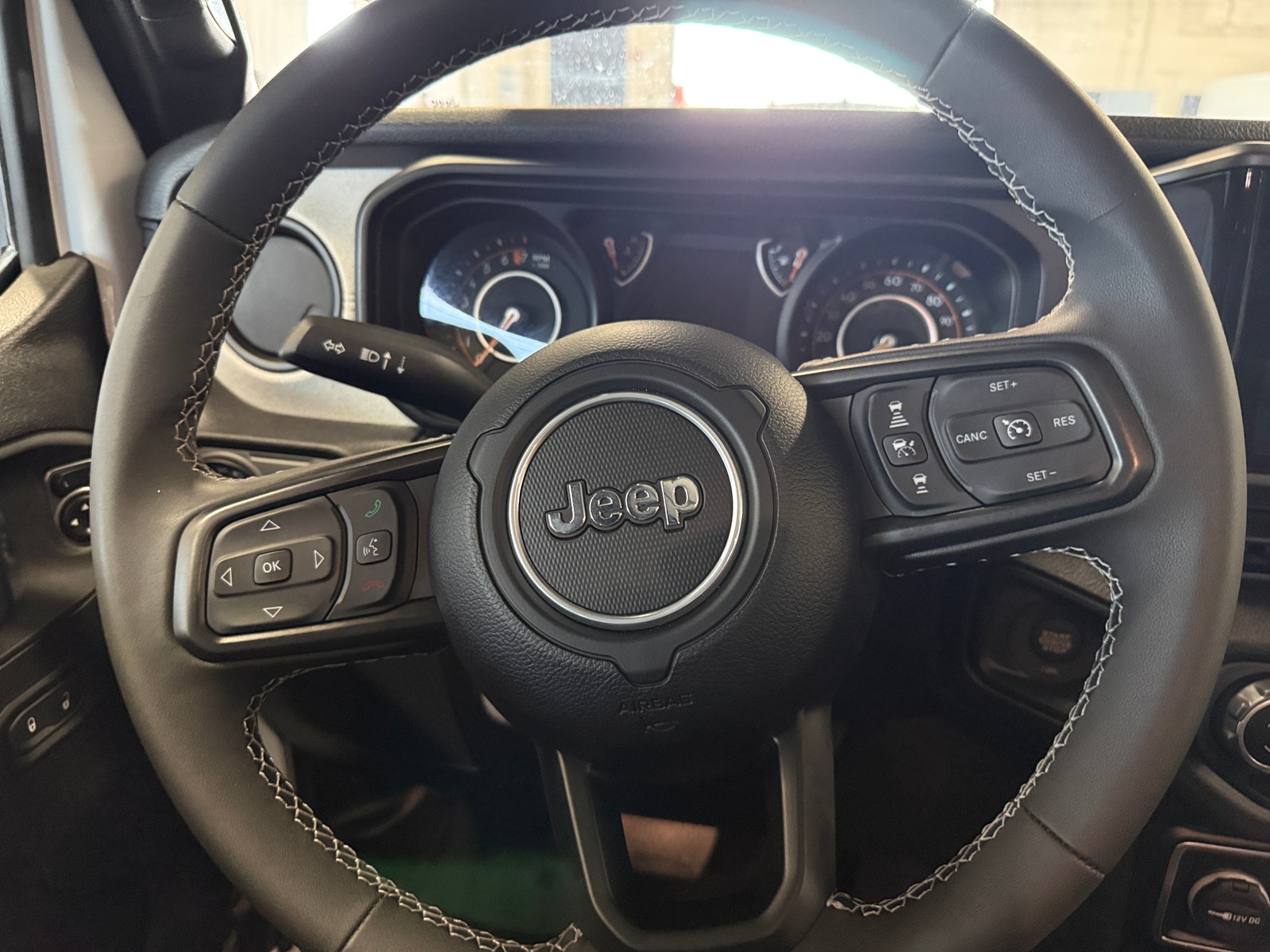 Thumbnail: 2025 Jeep Gladiator - 5