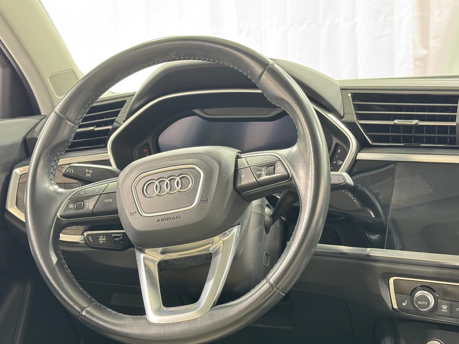 Thumbnail: 2020 Audi Q3 - 4