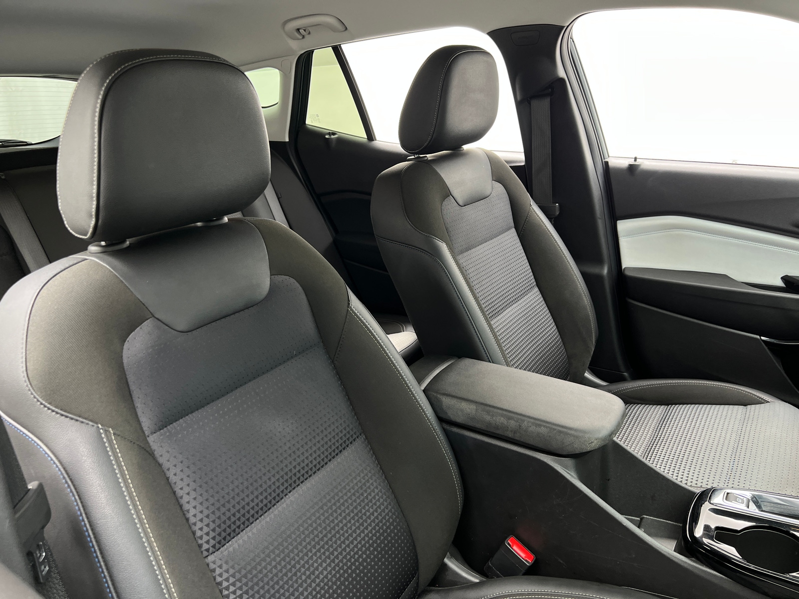 Thumbnail: 2025 Chevrolet Trax - 2