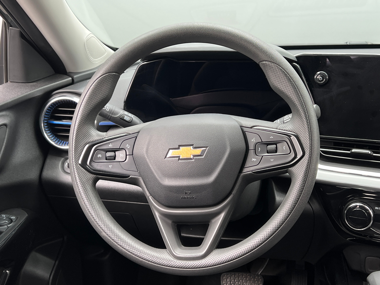 Thumbnail: 2025 Chevrolet Trax - 5