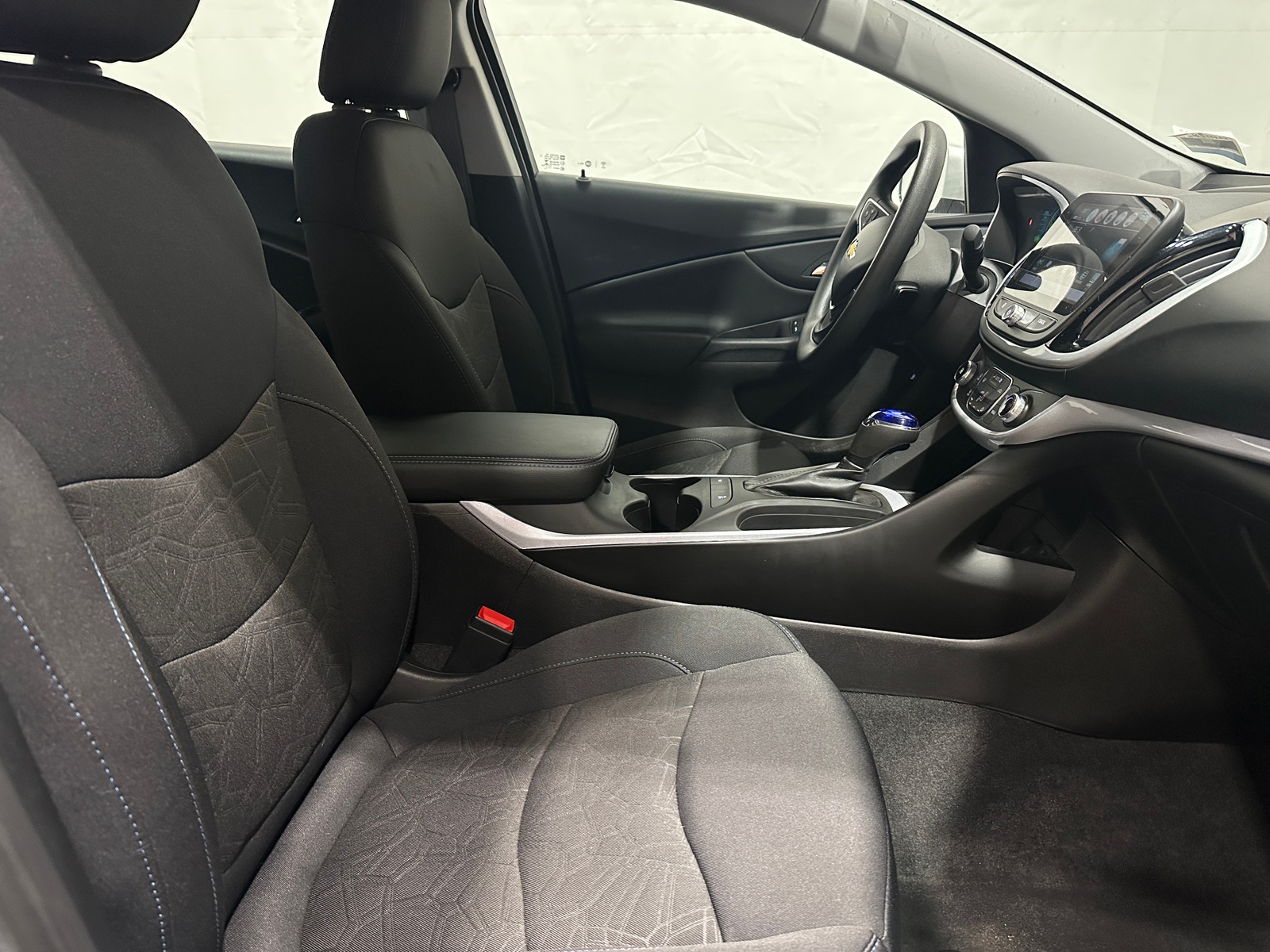 Thumbnail: 2018 Chevrolet Volt - 2