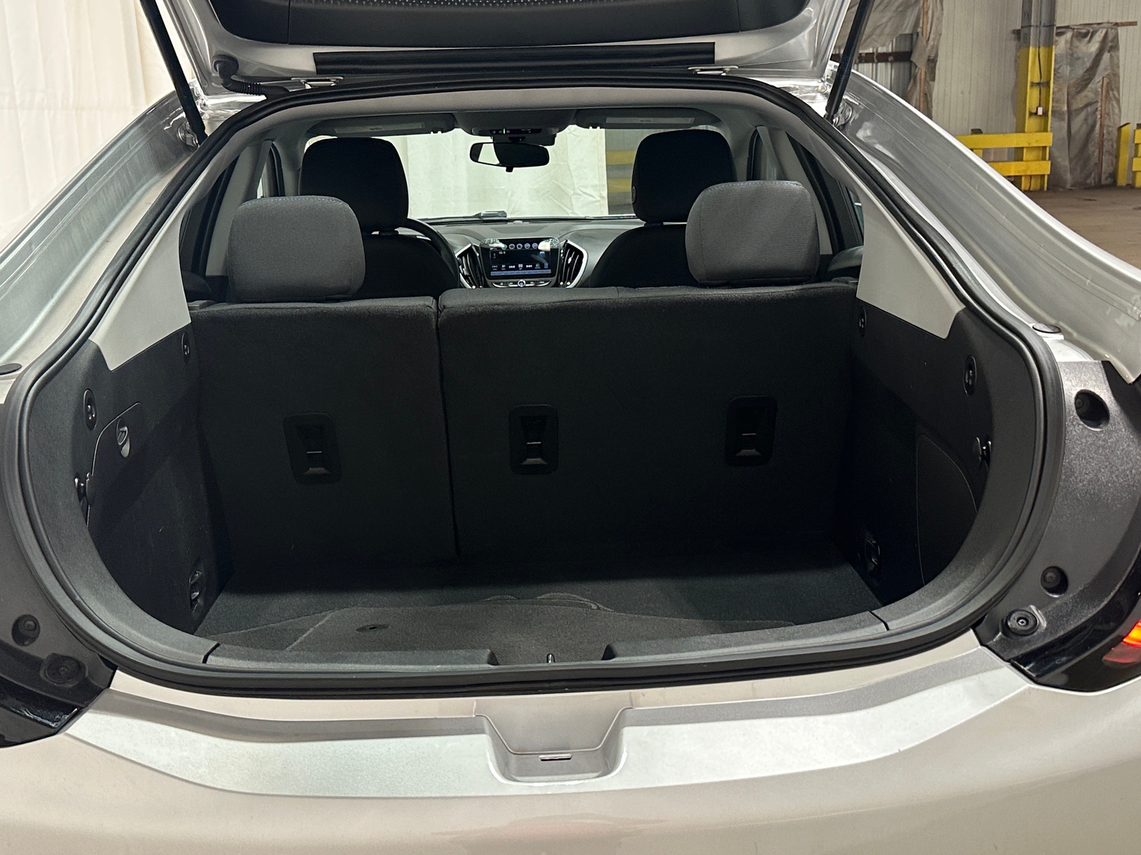 Thumbnail: 2018 Chevrolet Volt - 7