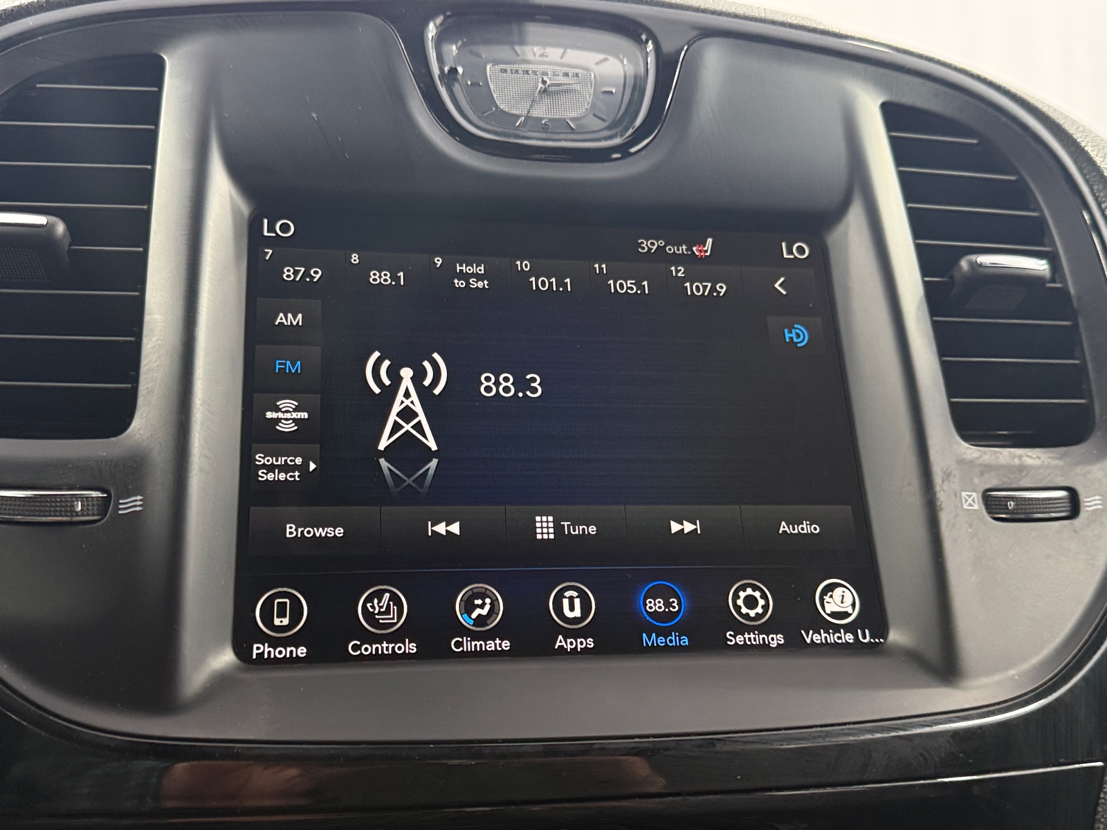 Thumbnail: 2018 Chrysler 300 - 3