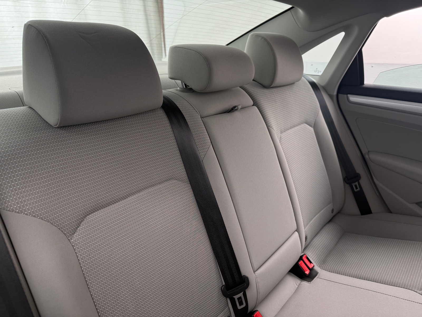 Thumbnail: 2017 Volkswagen Passat - 6