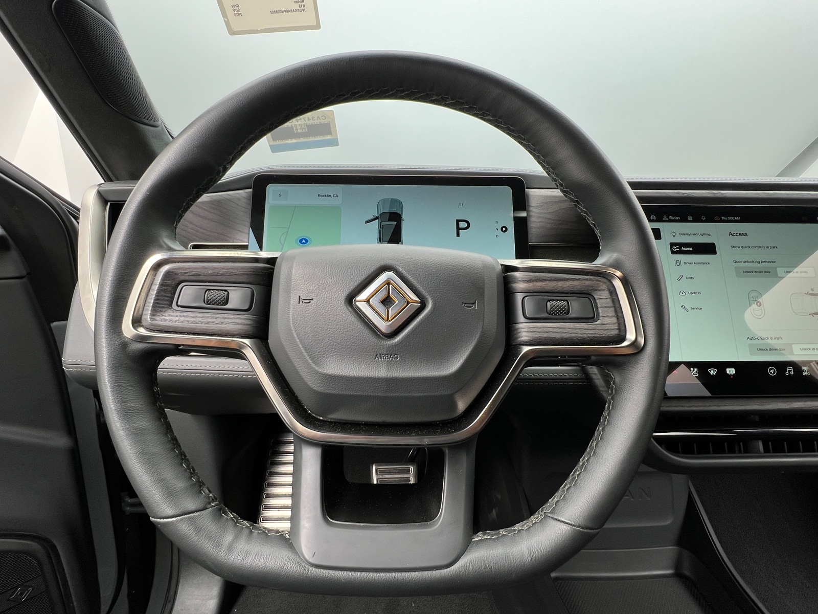 Thumbnail: 2023 Rivian R1S - 4