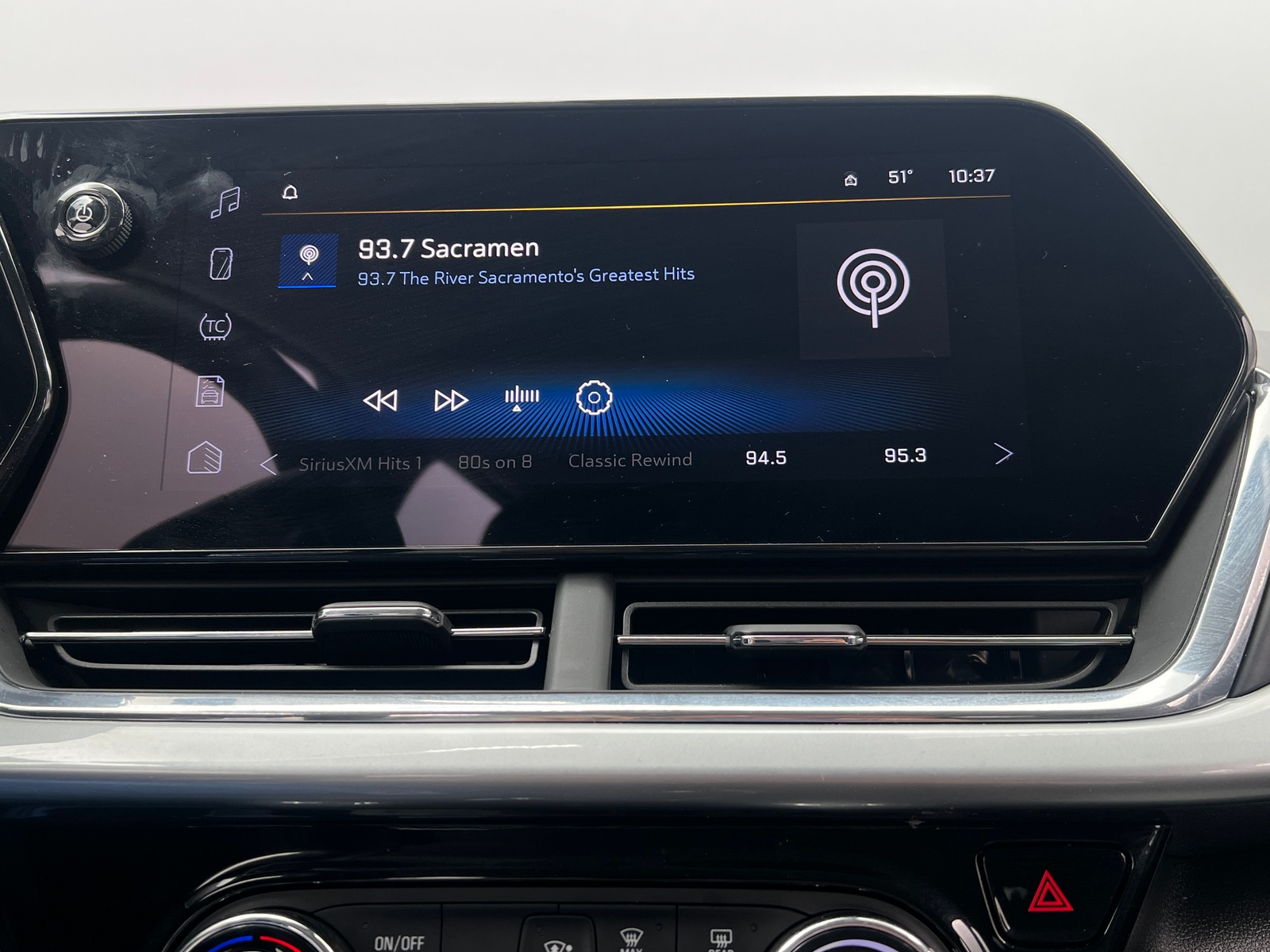 Thumbnail: 2025 Chevrolet Trax - 4