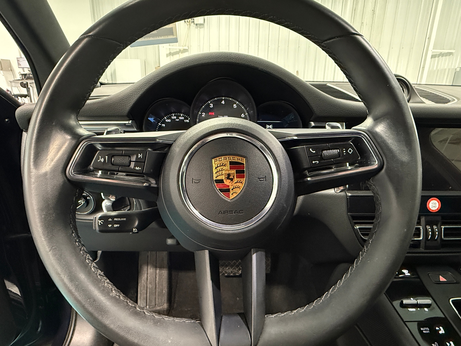 Thumbnail: 2022 Porsche Macan - 4