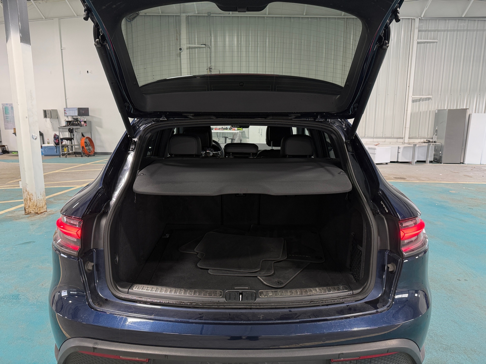 Thumbnail: 2022 Porsche Macan - 6