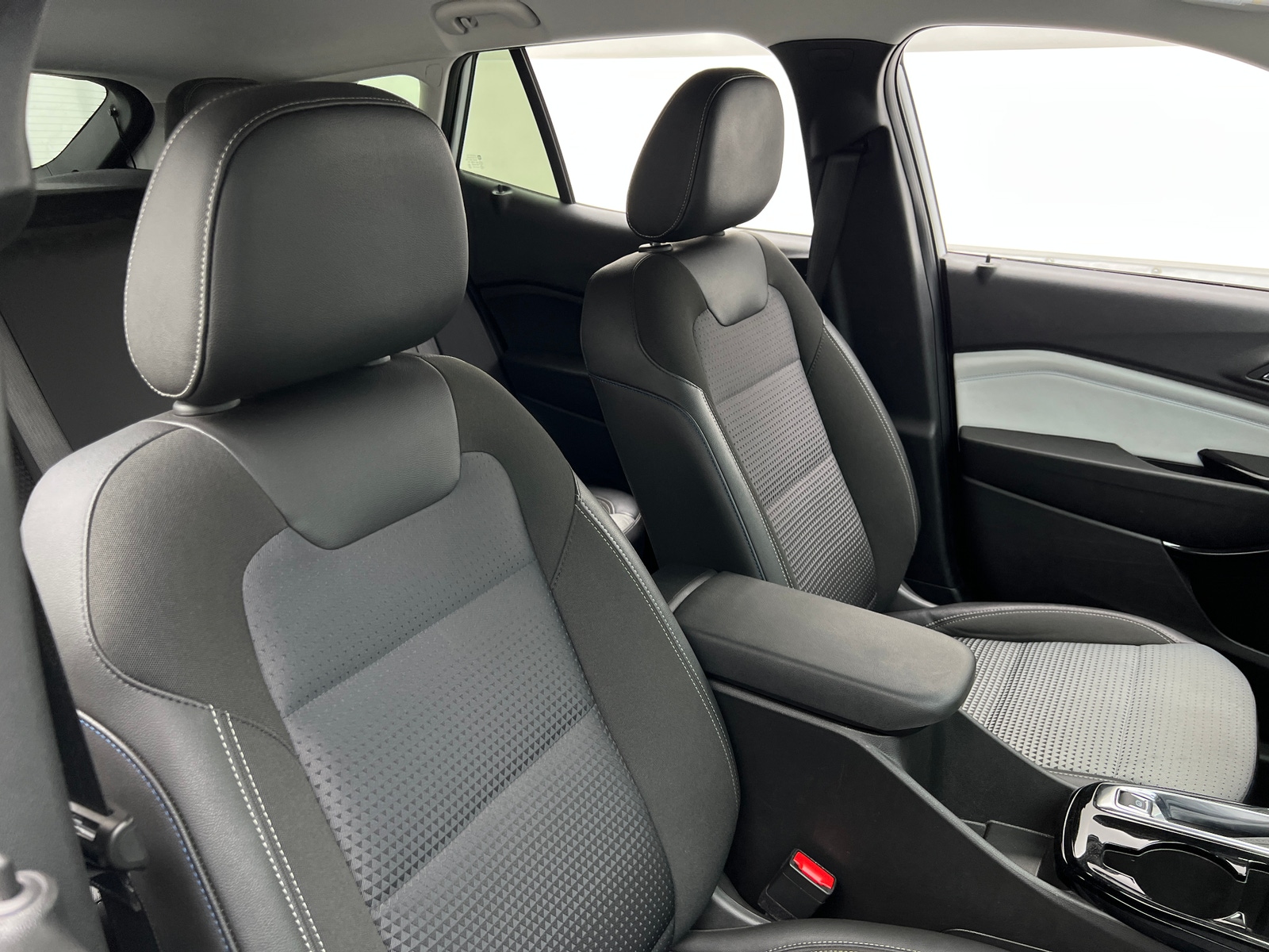 Thumbnail: 2025 Chevrolet Trax - 2