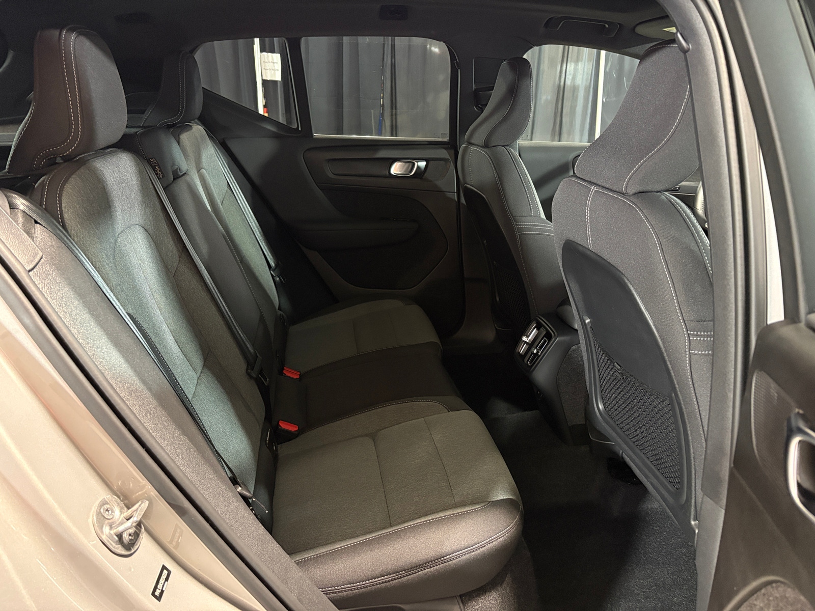 Thumbnail: 2024 Volvo XC40 - 6