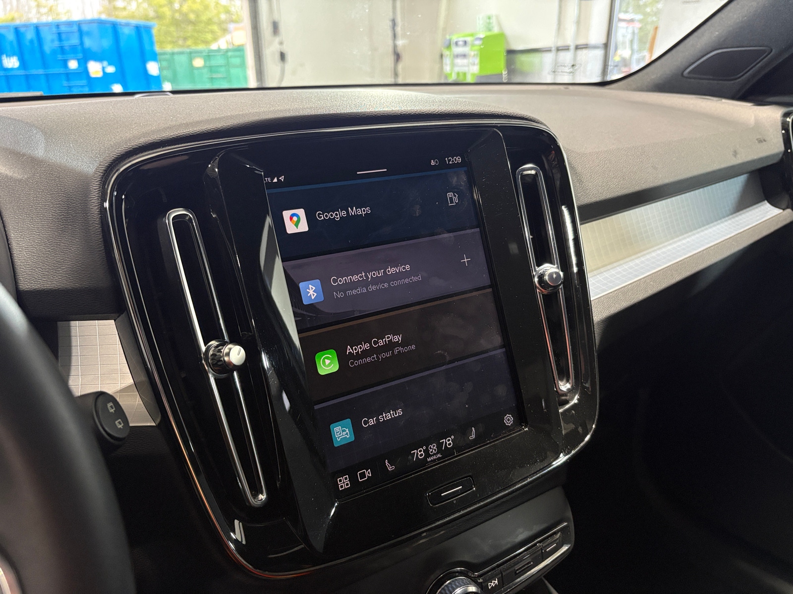 Thumbnail: 2024 Volvo XC40 - 4