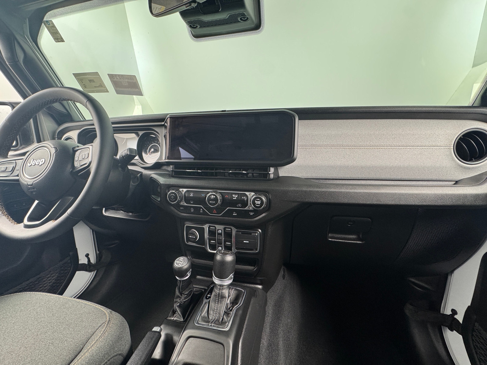 Thumbnail: 2025 Jeep Gladiator - 3