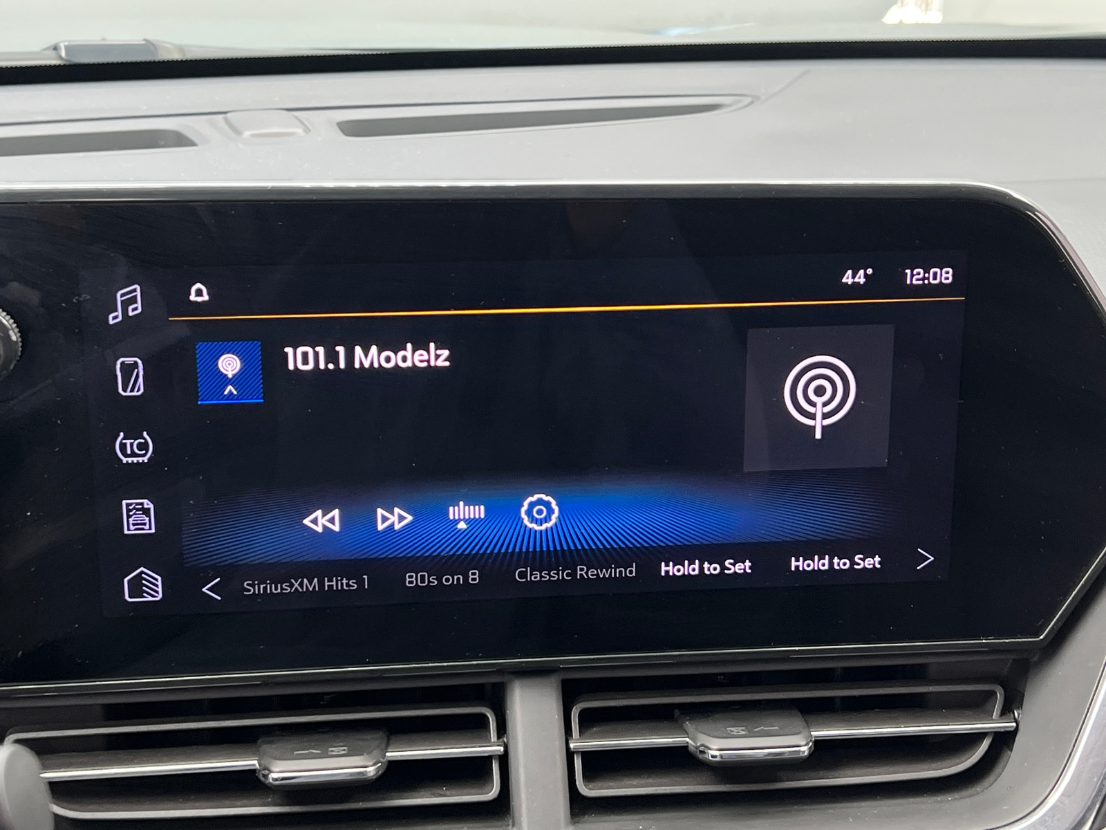 Thumbnail: 2025 Chevrolet Trax - 4