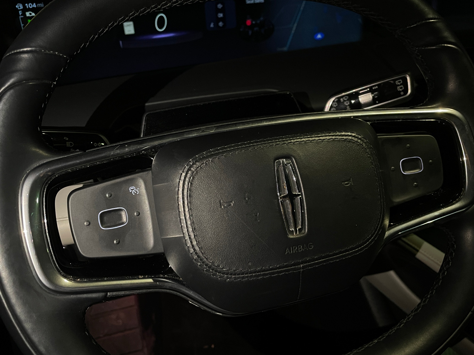 Thumbnail: 2024 Lincoln Nautilus - 4