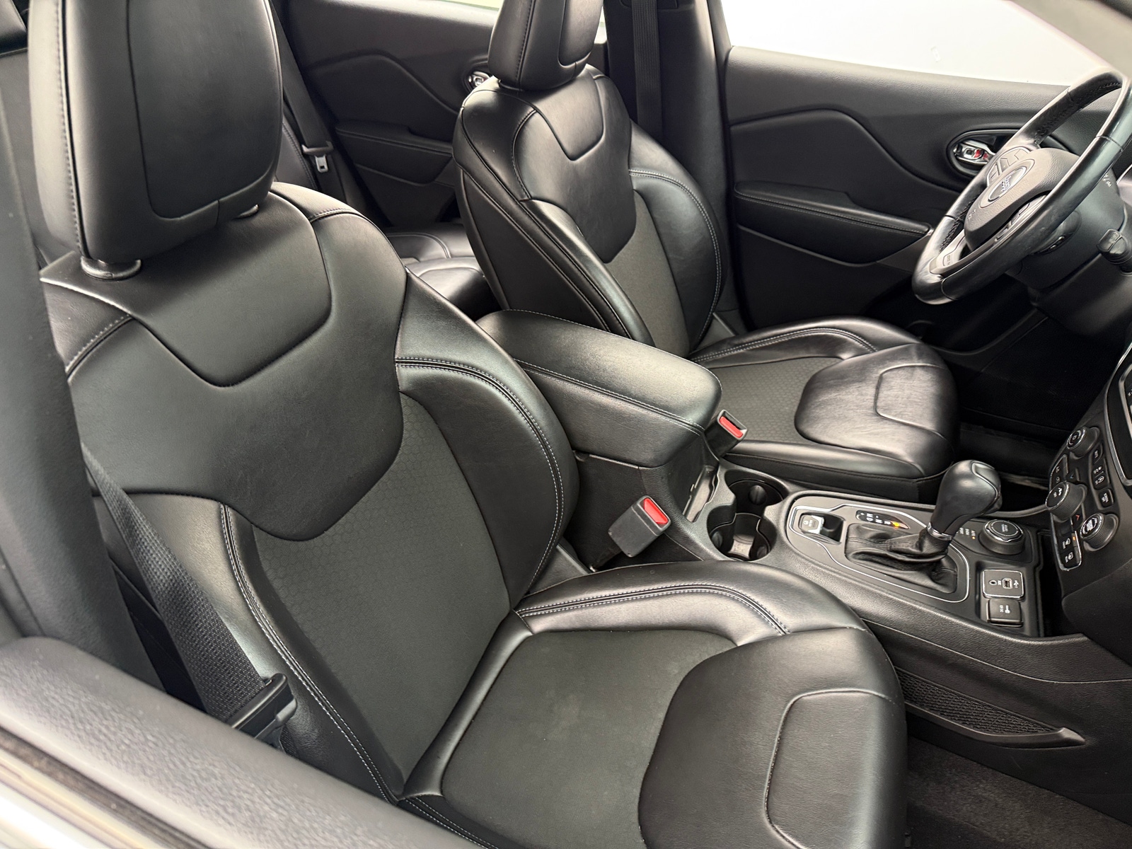 Thumbnail: 2019 Jeep Cherokee - 2