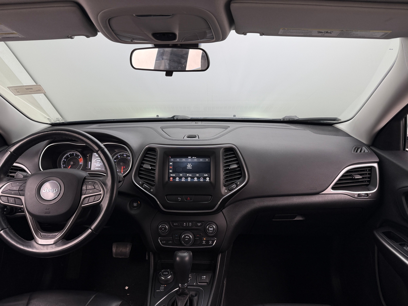 Thumbnail: 2019 Jeep Cherokee - 3