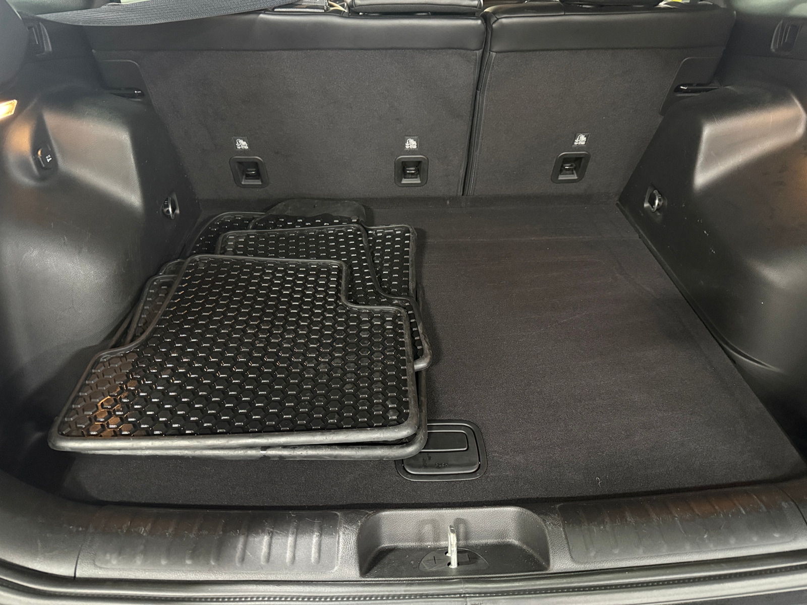 Thumbnail: 2019 Jeep Cherokee - 7