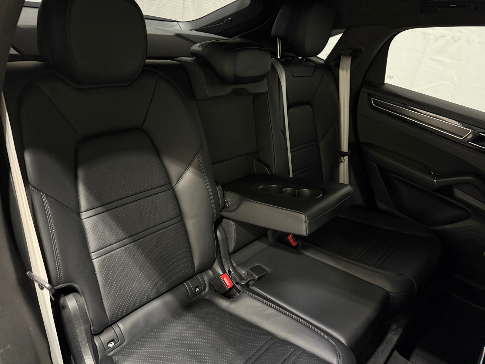 Thumbnail: 2021 Porsche  - 5