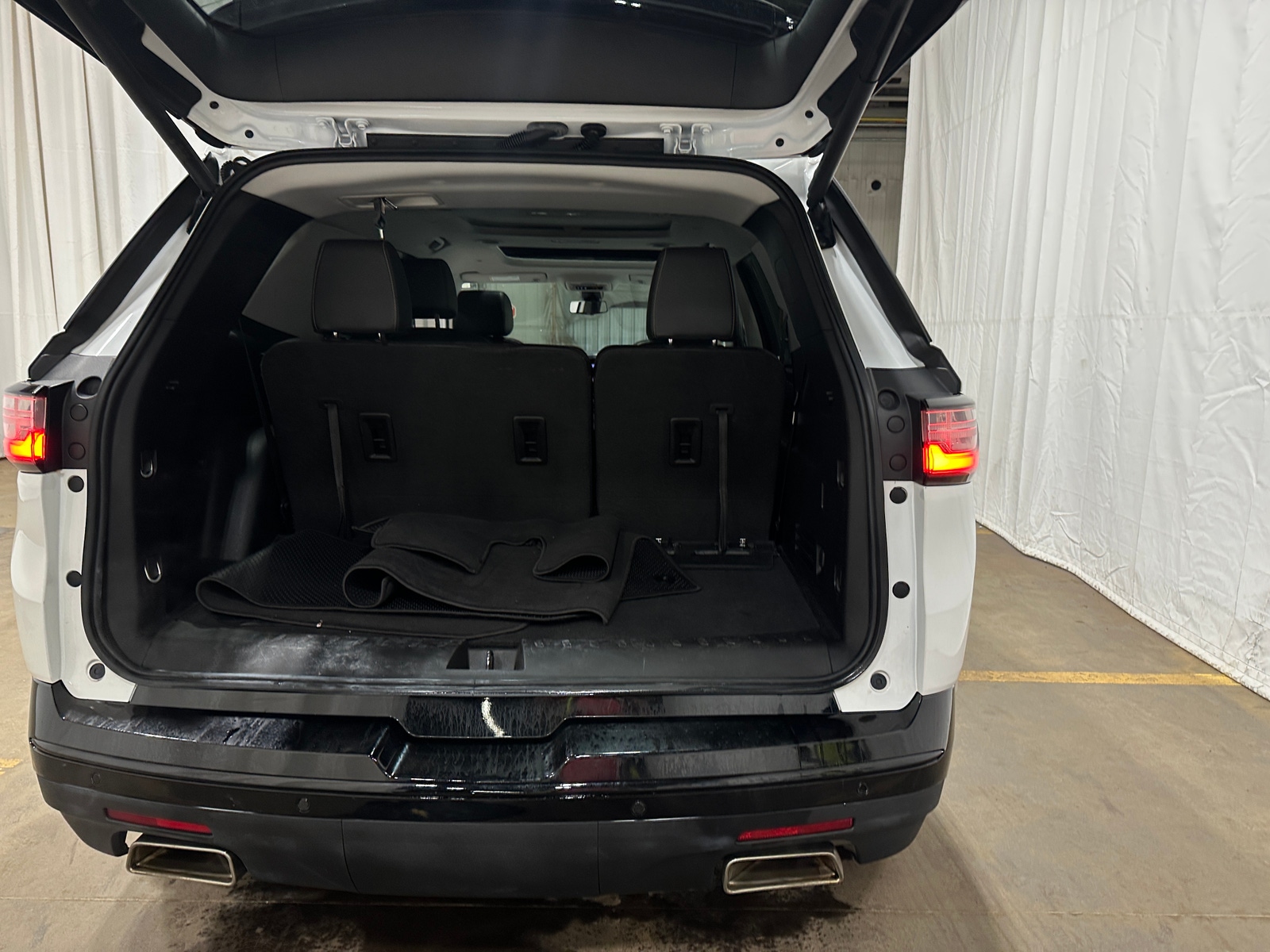 Thumbnail: 2020 Chevrolet Traverse - 6