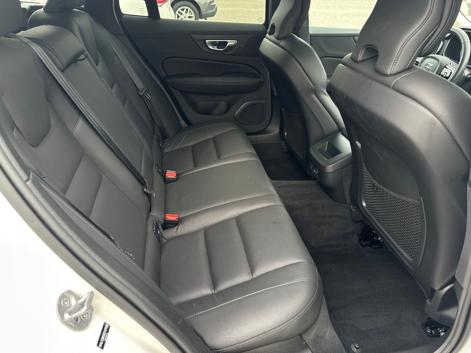 Thumbnail: 2025 Volvo V60 - 5