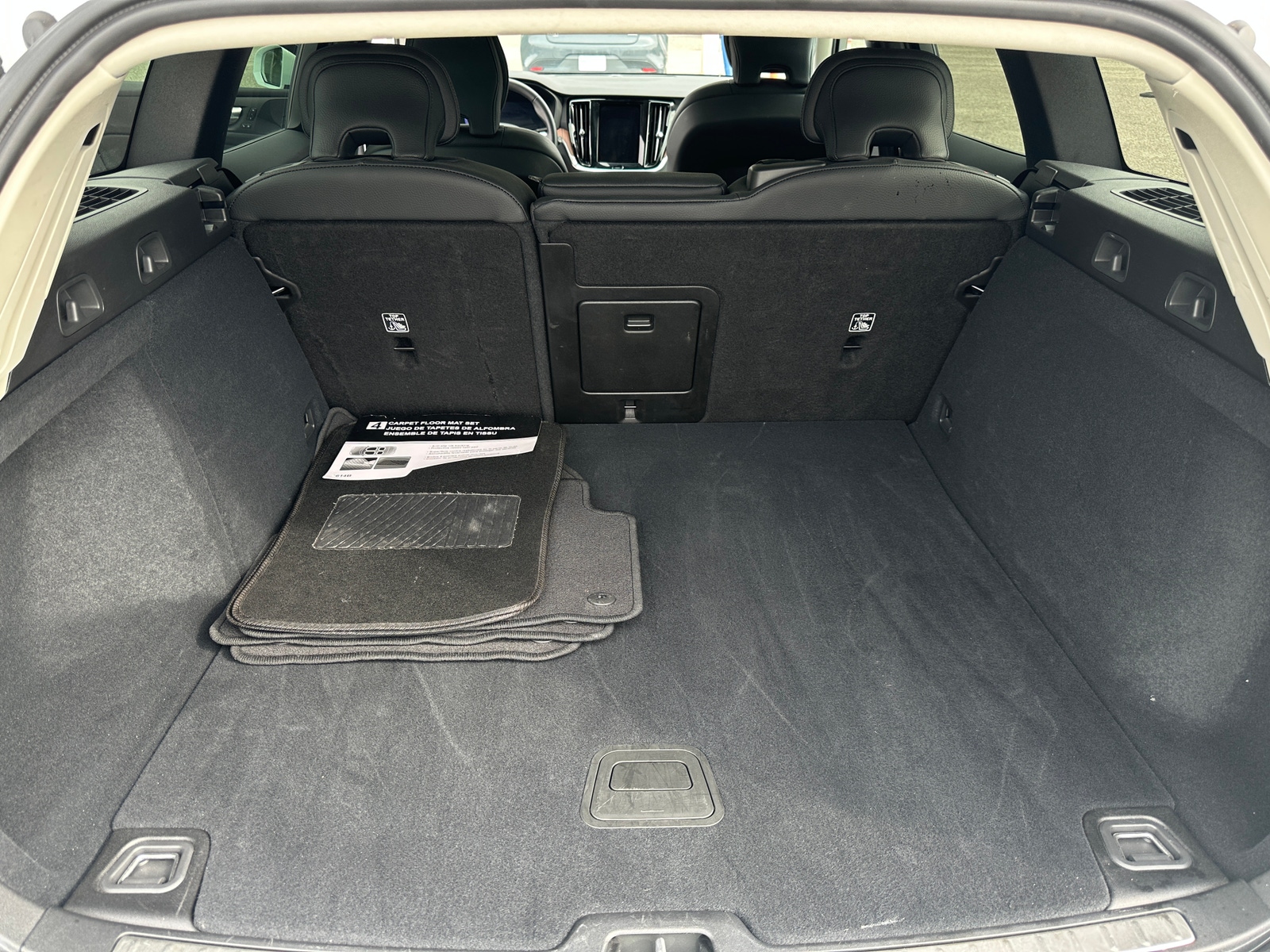 Thumbnail: 2025 Volvo V60 - 6