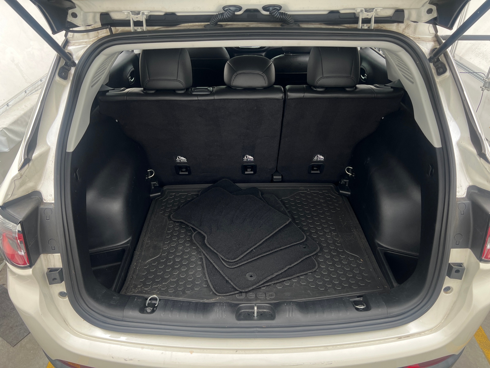 Thumbnail: 2018 Jeep Compass - 6