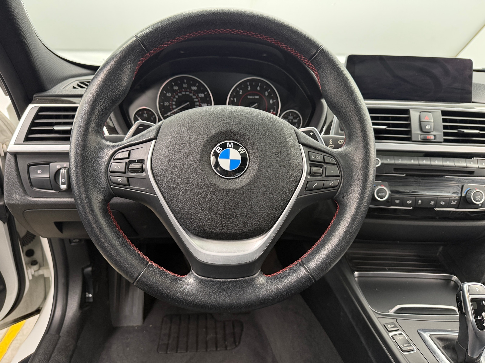 Thumbnail: 2016 BMW 3 Series - 4