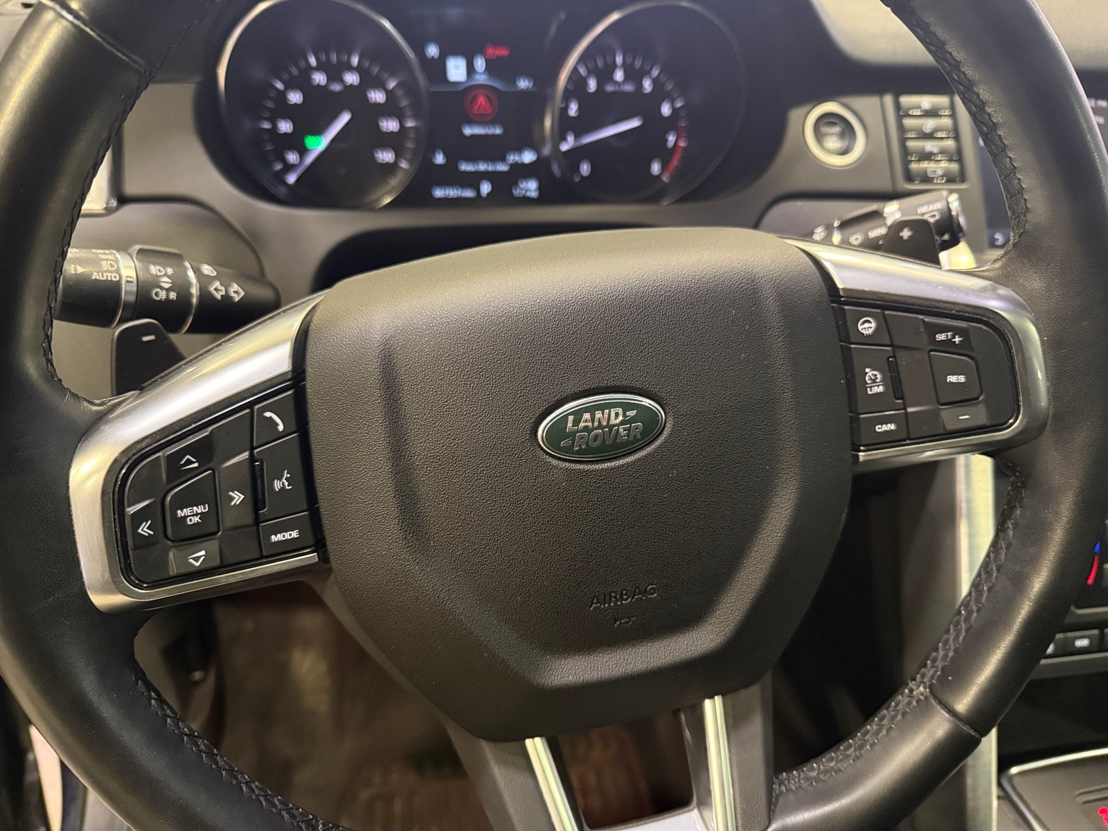 Thumbnail: 2019 Land Rover Discovery Sport - 4