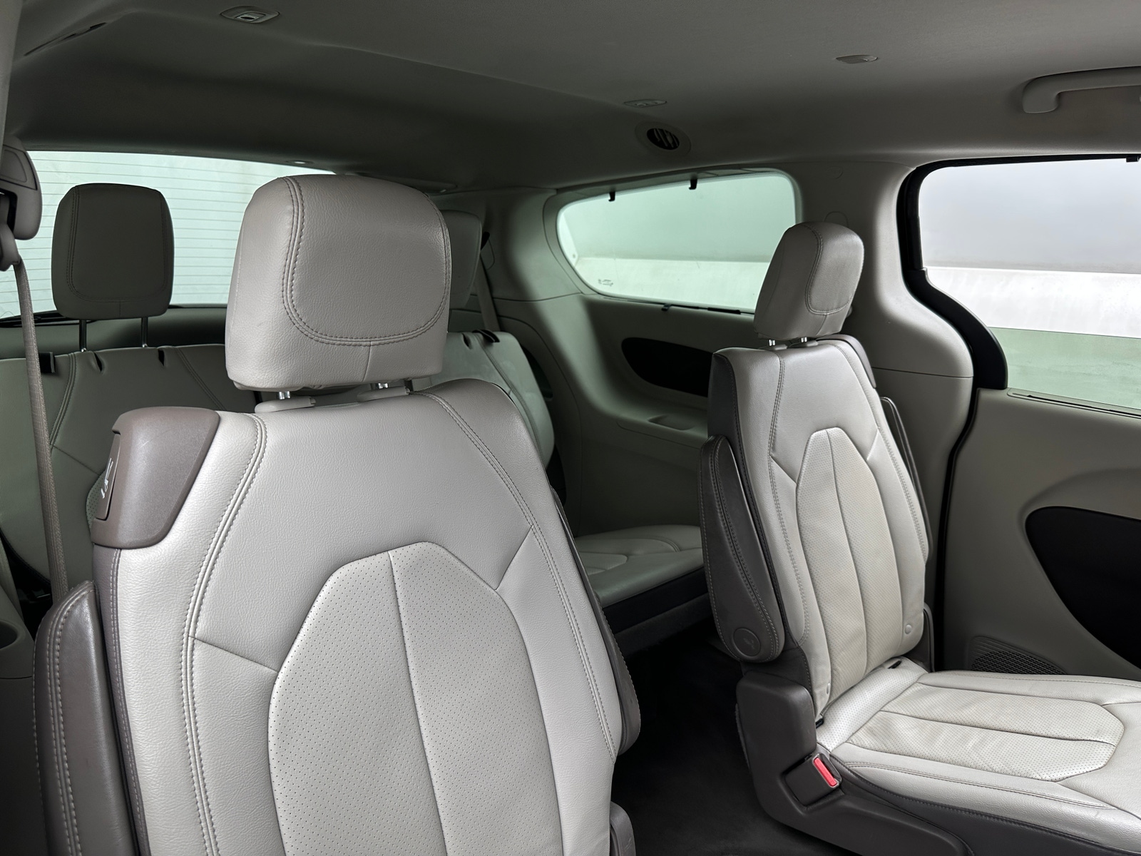 Thumbnail: 2017 Chrysler Pacifica - 5