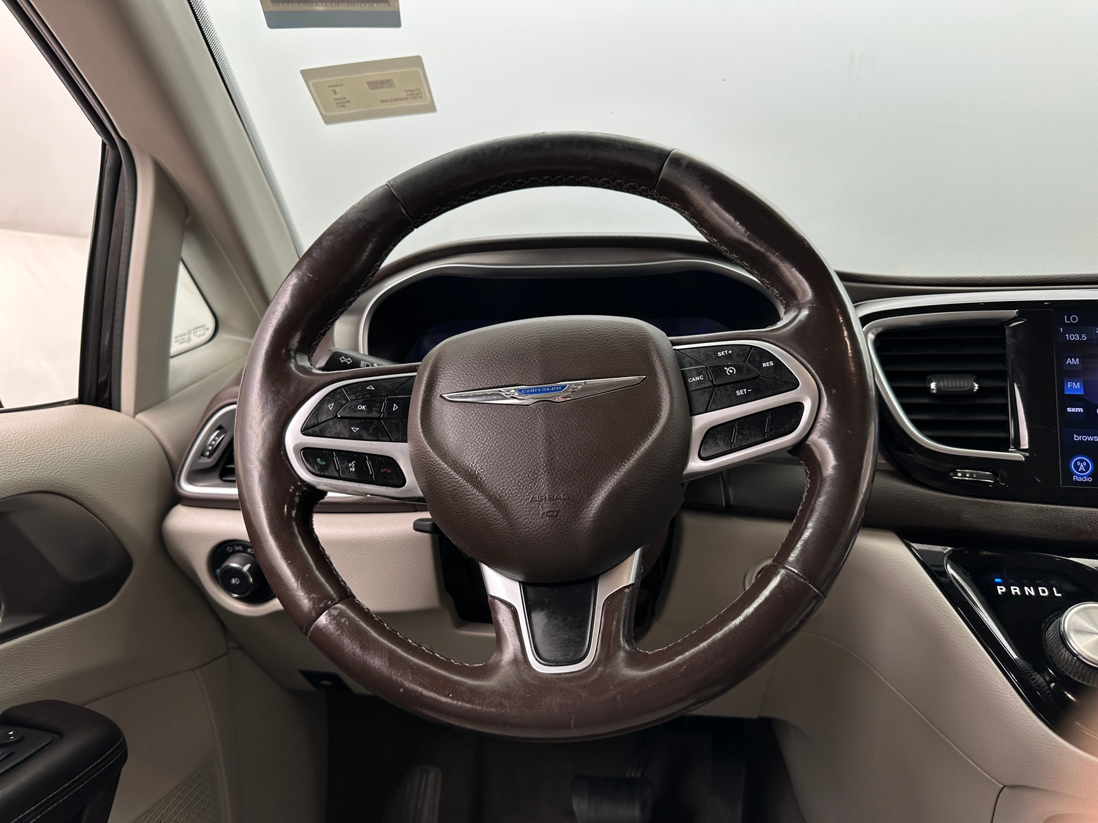 Thumbnail: 2017 Chrysler Pacifica - 4