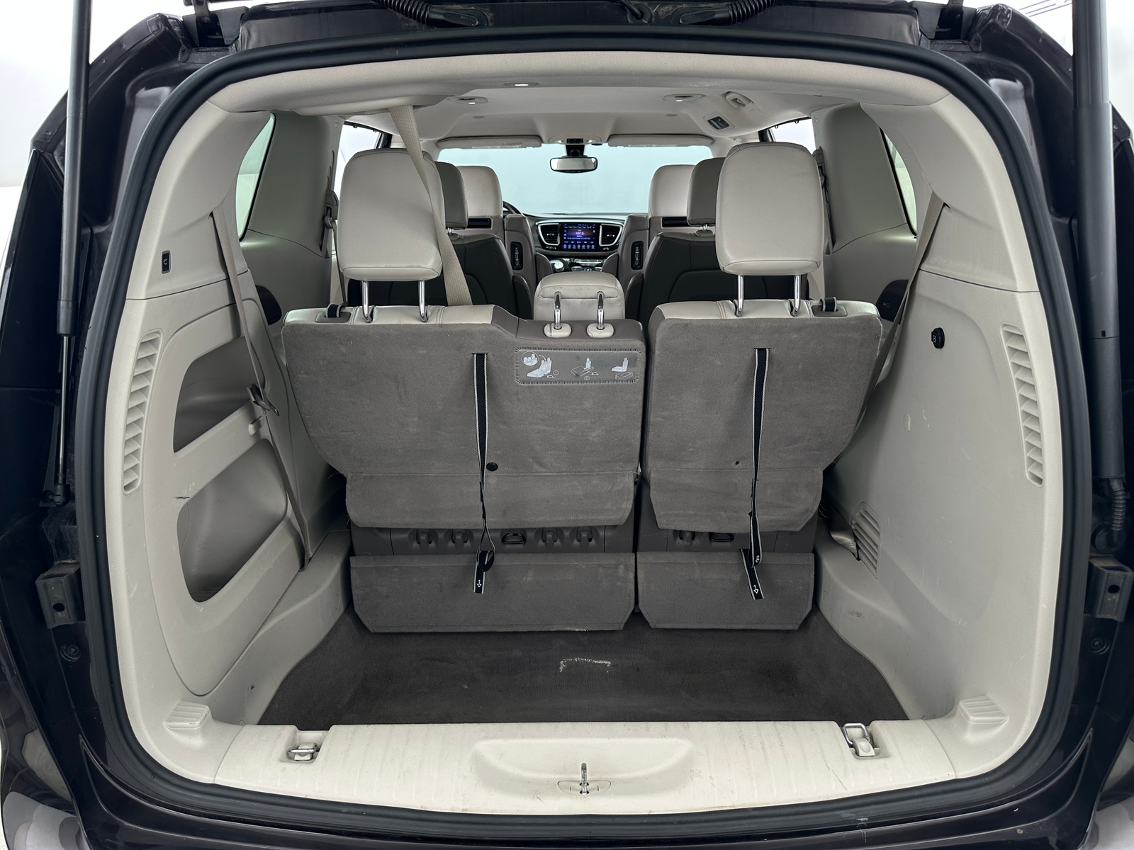 Thumbnail: 2017 Chrysler Pacifica - 6