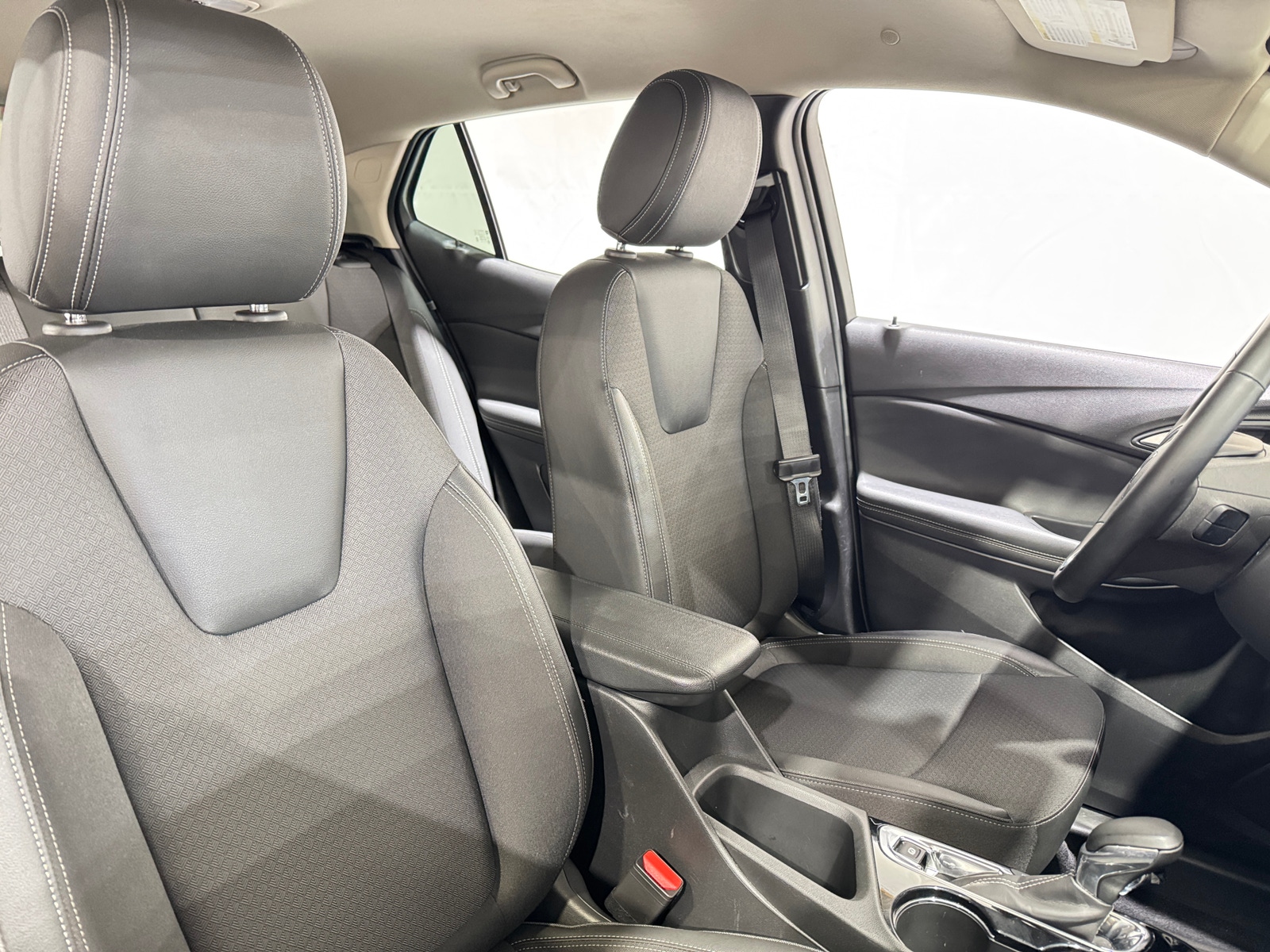 Thumbnail: 2025 Buick Encore GX - 2