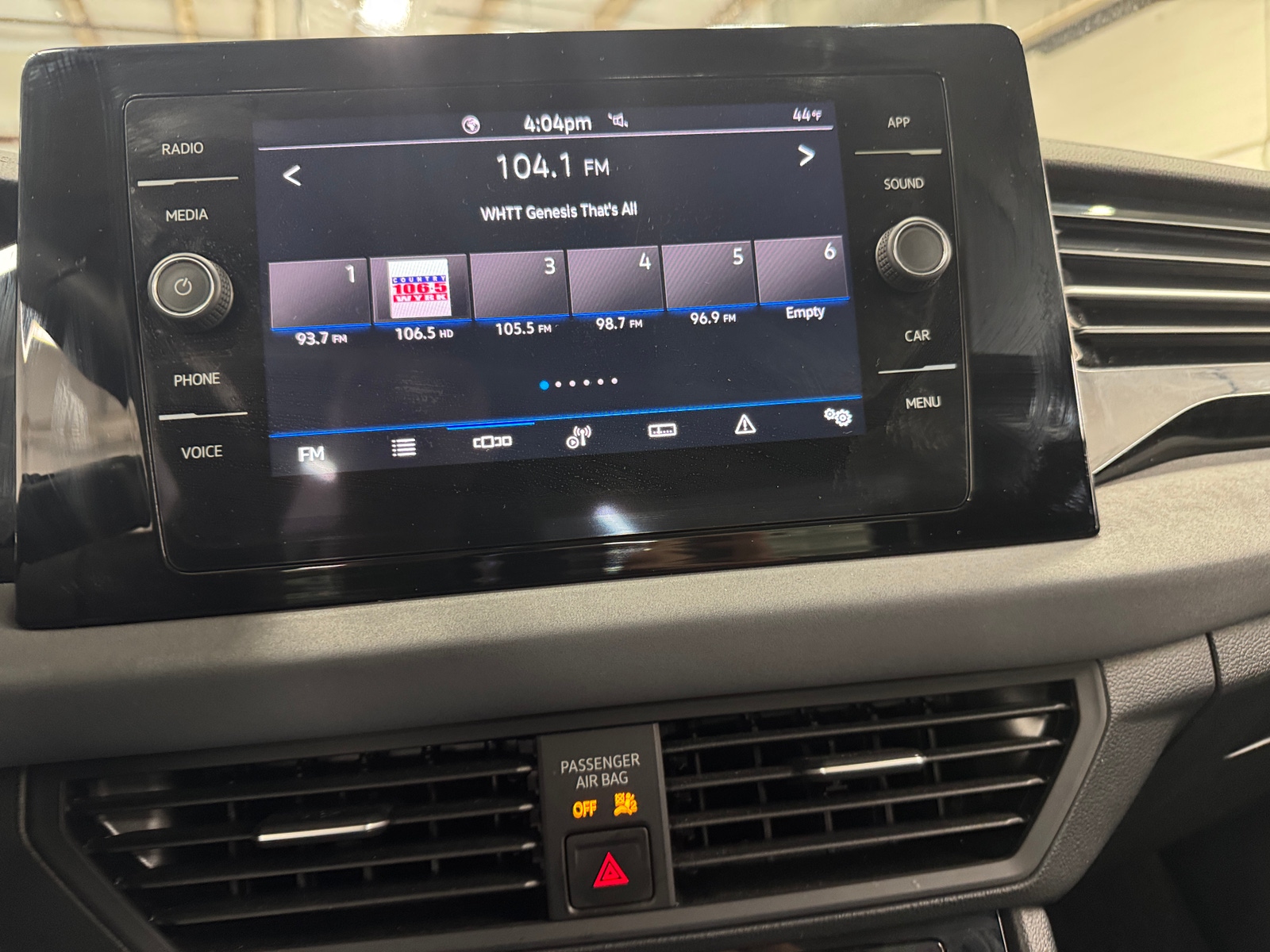 Thumbnail: 2025 Volkswagen Jetta - 3