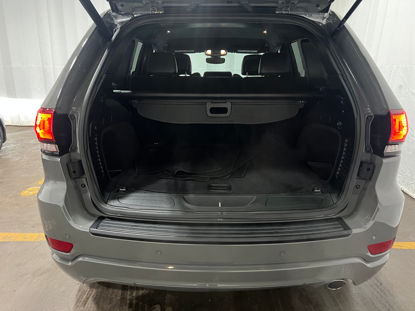 Thumbnail: 2020 Jeep Grand Cherokee - 7